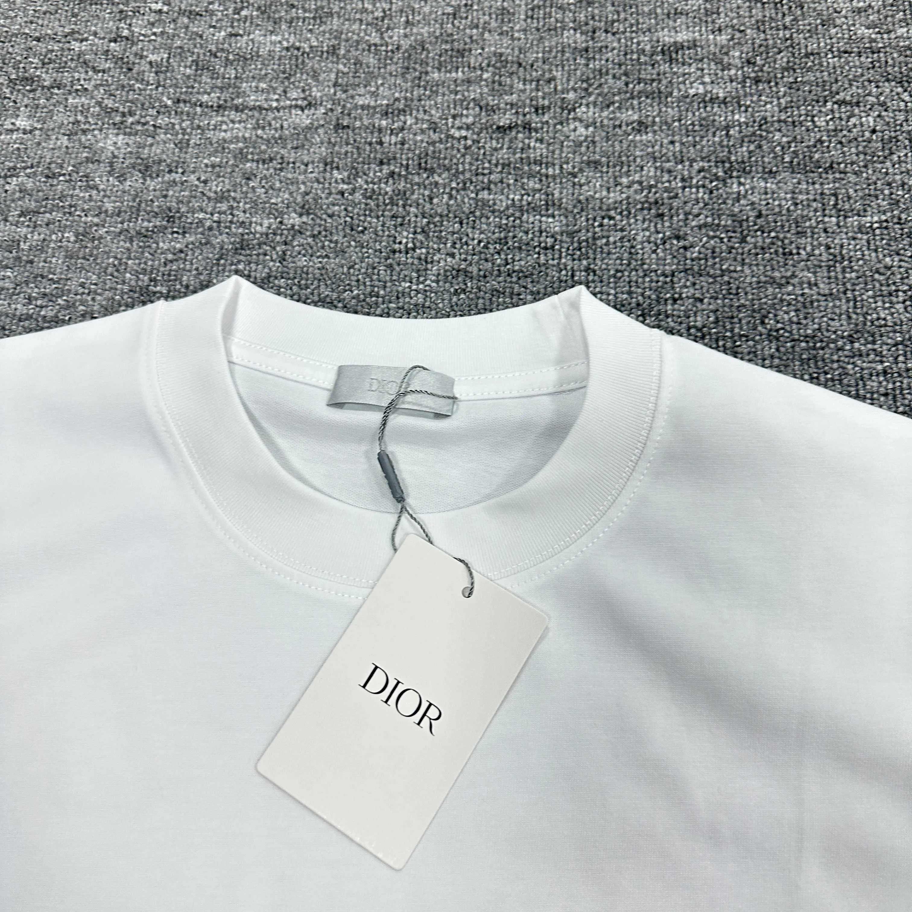 🅿️190 Dio* Dior 2025 spring and summer new style Classic letter flocking process before and after simple and elegant Customized double yarn plain cotton fabric Short-sleeved T-shirt Uniform for men and women Color: black white Size: S (90-130 catties) M (120-150 catties) L (140-165 catties) XL (160-180 catties) XXL (180-210 pounds)