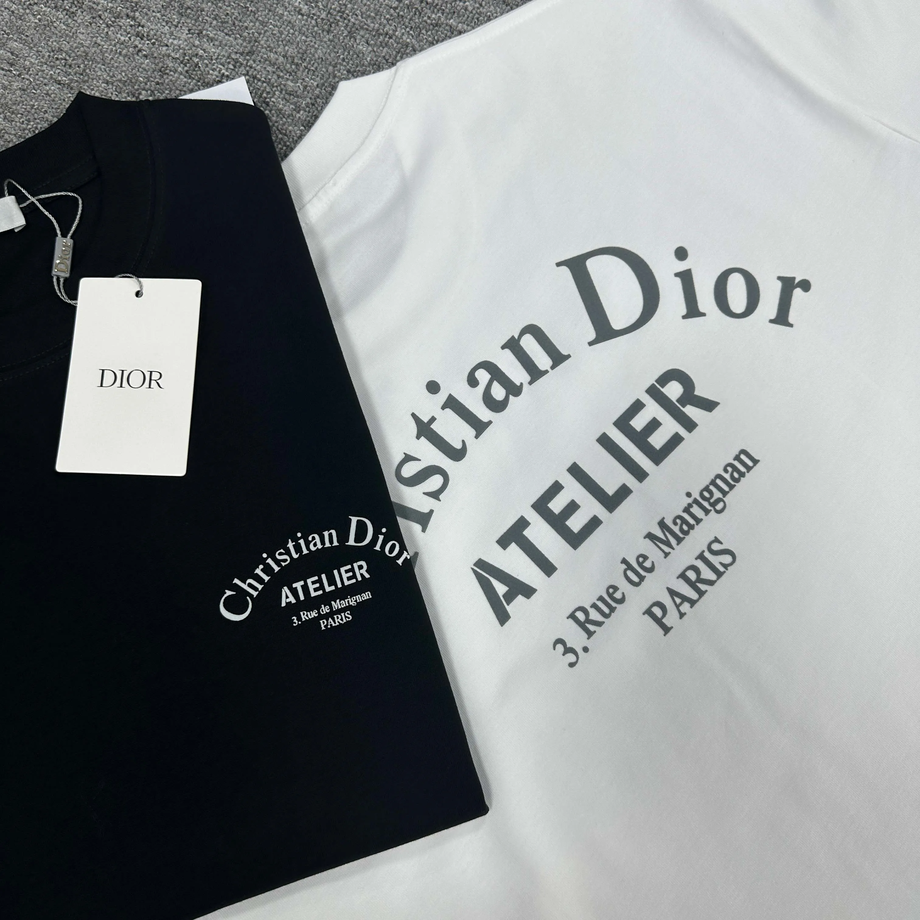 🅿️190 Dio* Dior 2025 spring and summer new style Classic letter flocking process before and after simple and elegant Customized double yarn plain cotton fabric Short-sleeved T-shirt Uniform for men and women Color: black white Size: S (90-130 catties) M (120-150 catties) L (140-165 catties) XL (160-180 catties) XXL (180-210 pounds)