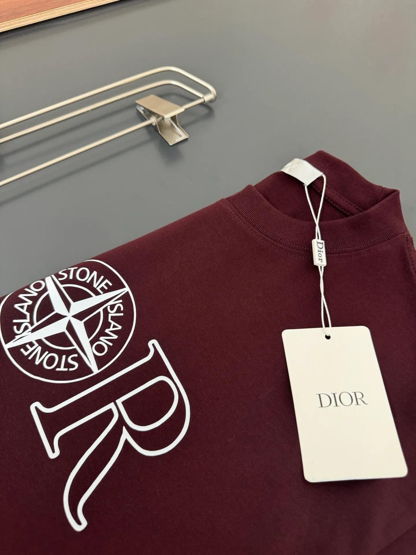 🅿️200 DIOR*Dior*320g heavyweight pure cotton T-shirt, thick, breathable and loose fit. Printed logo design. Spring and summer new round neck fashionable short-sleeved T-shirt. Comfortable against the skin, durable and easy to wear. Meticulous original craftsmanship, a must-have for casual and versatile colors. Color: black, white, rose. Size: S M L XL XXL.