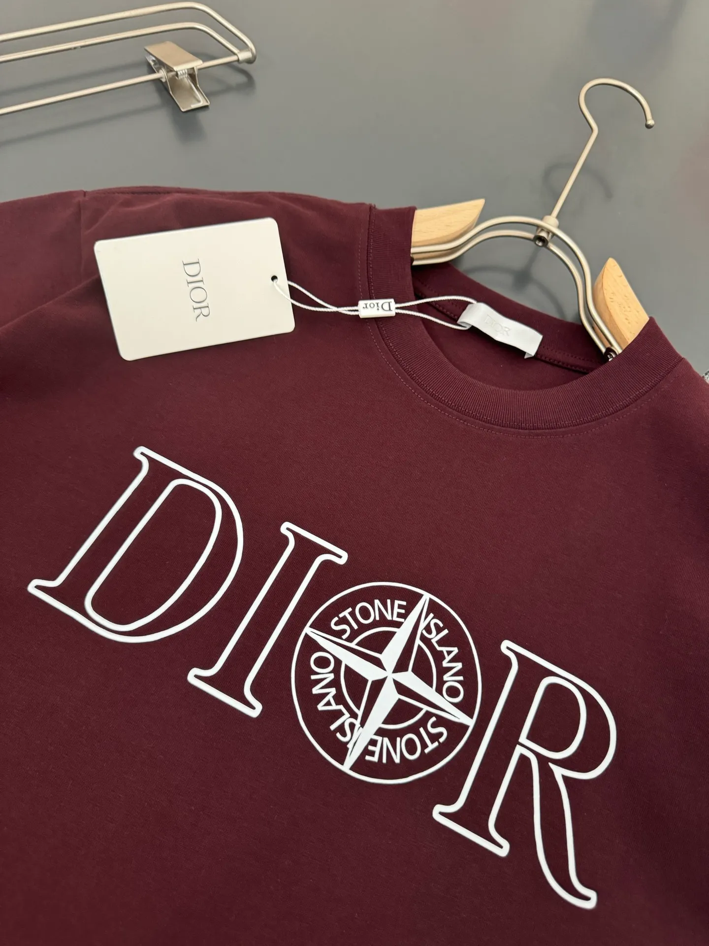 🅿️200 DIOR*Dior*320g heavyweight pure cotton T-shirt, thick, breathable and loose fit. Printed logo design. Spring and summer new round neck fashionable short-sleeved T-shirt. Comfortable against the skin, durable and easy to wear. Meticulous original craftsmanship, a must-have for casual and versatile colors. Color: black, white, rose. Size: S M L XL XXL.