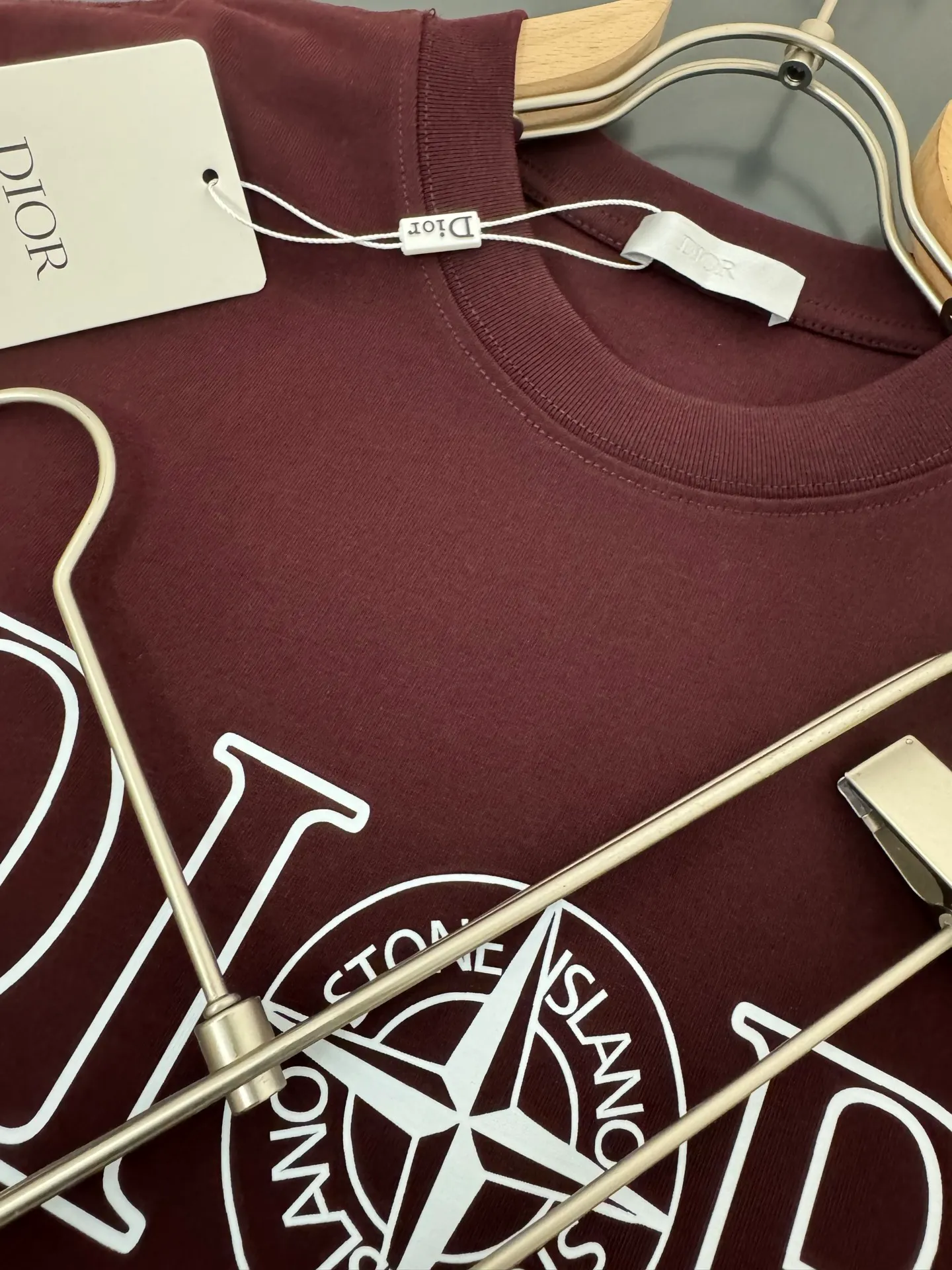 🅿️200 DIOR*Dior*320g heavyweight pure cotton T-shirt, thick, breathable and loose fit. Printed logo design. Spring and summer new round neck fashionable short-sleeved T-shirt. Comfortable against the skin, durable and easy to wear. Meticulous original craftsmanship, a must-have for casual and versatile colors. Color: black, white, rose. Size: S M L XL XXL.