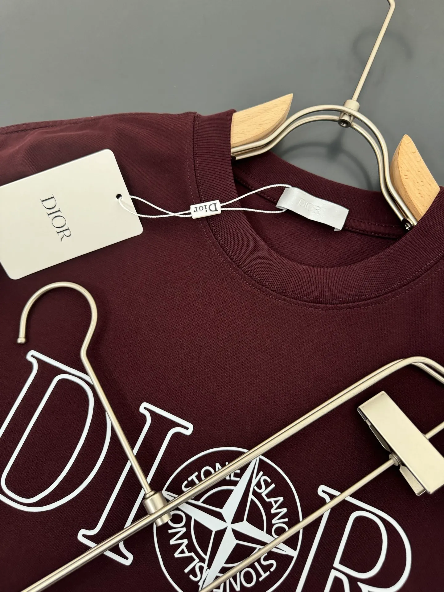 🅿️200 DIOR*Dior*320g heavyweight pure cotton T-shirt, thick, breathable and loose fit. Printed logo design. Spring and summer new round neck fashionable short-sleeved T-shirt. Comfortable against the skin, durable and easy to wear. Meticulous original craftsmanship, a must-have for casual and versatile colors. Color: black, white, rose. Size: S M L XL XXL.