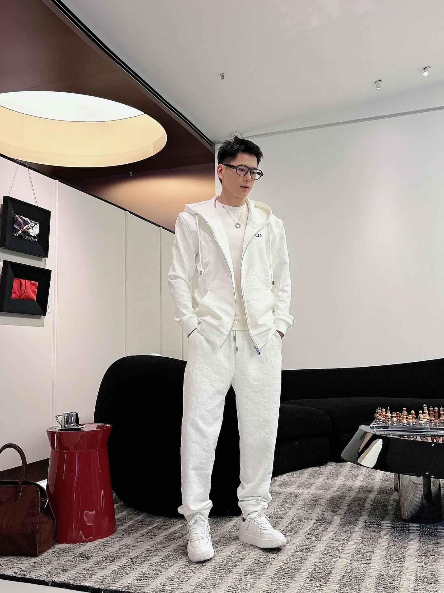 🅿️720 [DIOR Dior] Hot-selling suit is coming. Focus on the original version of the official website. 2025 new hot-selling cardigan and sweatshirt suit. The original order is the best 🇭🇰. It is the meticulous work of top designers for a fitting and perfect upper body effect. All-natural high-quality Tencel Roman cotton 100%, close-fitting comfort, noble and elegant! Original hardware embodies elegance and nobility! Counter size: M-3XL (maximum wear up to 190 pounds)