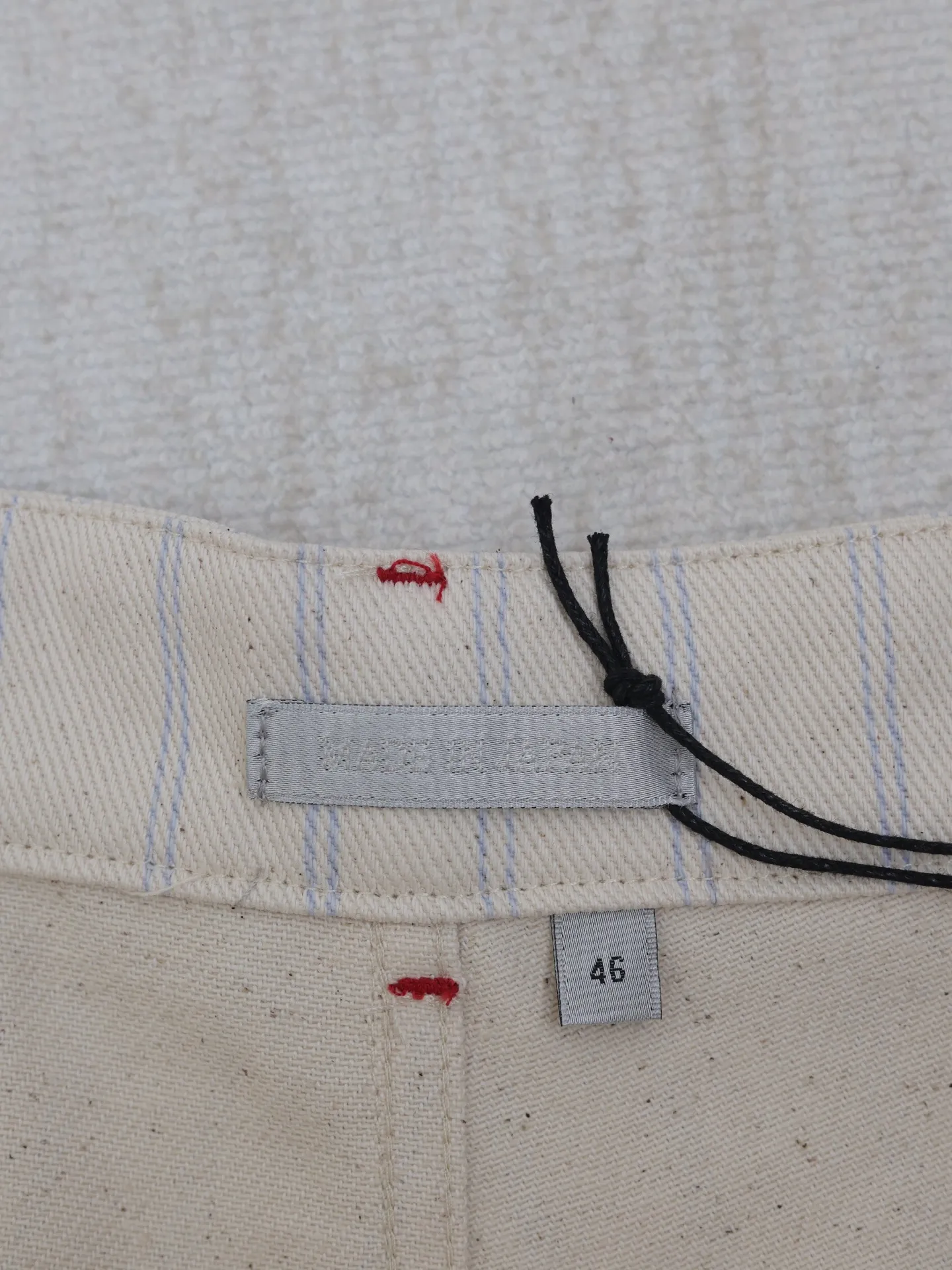 🅿️380 Dio*/Dior 2025 SS new spring and summer jersey shorts. Customized beige cotton fabric, classic pinstripe design all over. Engraved hardware buttons, classic letter logo embroidery in the same color. Matched with brown leather patch on the back, three-dimensional tailoring. Very wide version. Size: S/M/L/XL