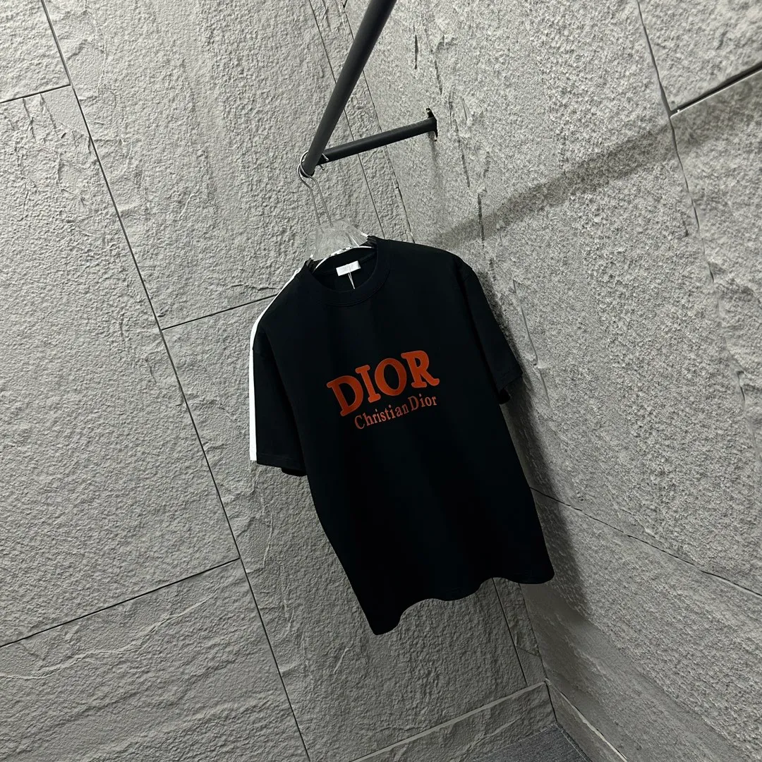 🅿️190 Dio*Dior 2025 spring and summer new style Classic orange letter flocking technology Customized double yarn plain cotton fabric Short-sleeved T-shirt Uniform for men and women Color: black white Size: S (90-130 catties) M (120-150 catties) L (140-165 catties) XL (160-180 catties) XXL (180-210 pounds)