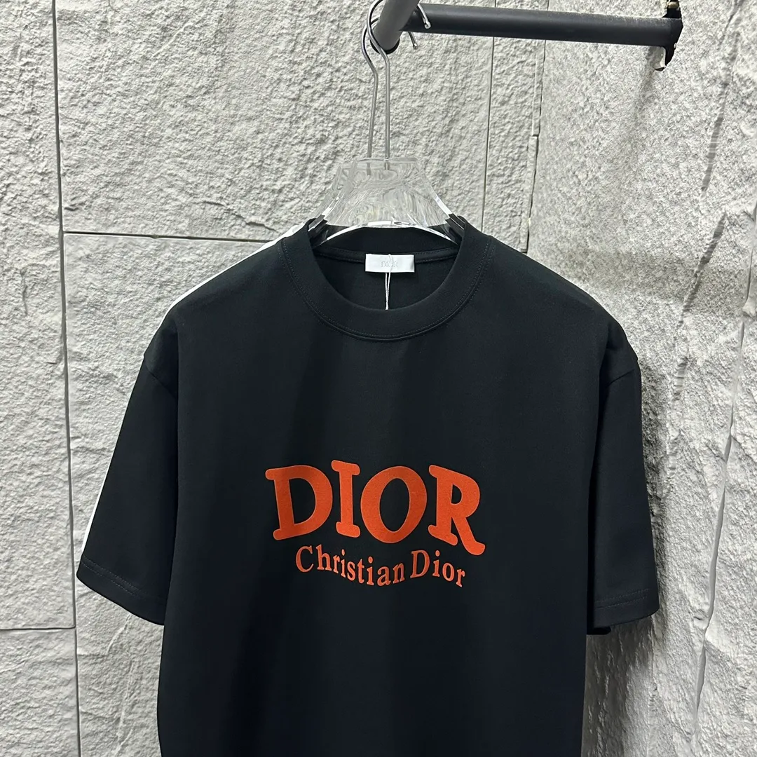 🅿️190 Dio*Dior 2025 spring and summer new style Classic orange letter flocking technology Customized double yarn plain cotton fabric Short-sleeved T-shirt Uniform for men and women Color: black white Size: S (90-130 catties) M (120-150 catties) L (140-165 catties) XL (160-180 catties) XXL (180-210 pounds)