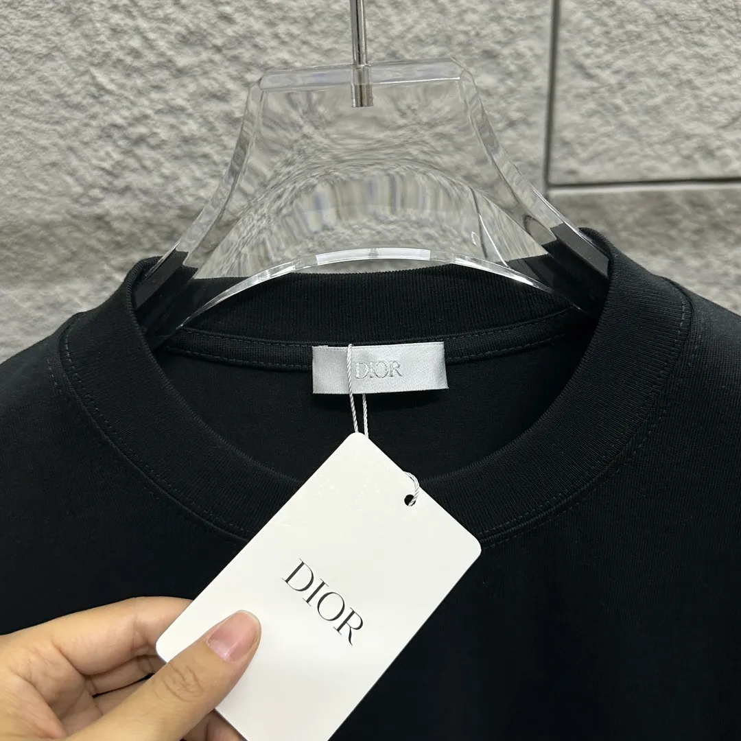 🅿️190 Dio*Dior 2025 spring and summer new style Classic orange letter flocking technology Customized double yarn plain cotton fabric Short-sleeved T-shirt Uniform for men and women Color: black white Size: S (90-130 catties) M (120-150 catties) L (140-165 catties) XL (160-180 catties) XXL (180-210 pounds)