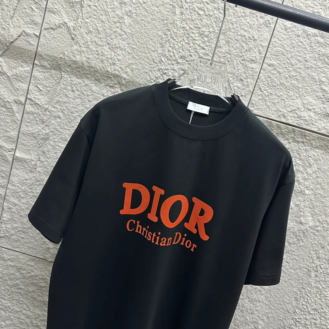 🅿️190 Dio*Dior 2025 spring and summer new style Classic orange letter flocking technology Customized double yarn plain cotton fabric Short-sleeved T-shirt Uniform for men and women Color: black white Size: S (90-130 catties) M (120-150 catties) L (140-165 catties) XL (160-180 catties) XXL (180-210 pounds)