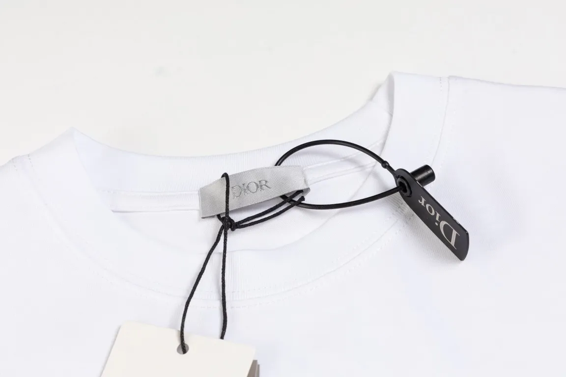 🅿️180 High-quality DIOR/Dior's new flocked specimen letter short-sleeved T-shirt uses flocking technology. Pure cotton double yarn fabric, loose version, complete set of accessories. The fabric is soft and thick. Complete with three labels, same size for men and women. Size xs s m l