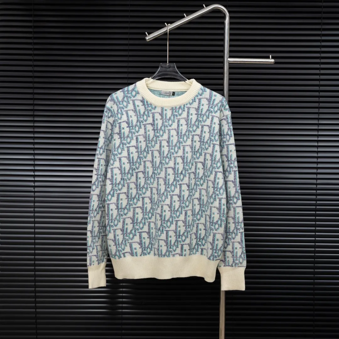 🅿️330 Style: DIOR Dior all-over knitted long-sleeved sweater Size: S-XXL Fabric: Wool blend Accessories: Full set of customized original accessories No gender distinction, same style for men and women