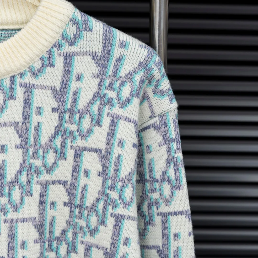 🅿️330 Style: DIOR Dior all-over knitted long-sleeved sweater Size: S-XXL Fabric: Wool blend Accessories: Full set of customized original accessories No gender distinction, same style for men and women