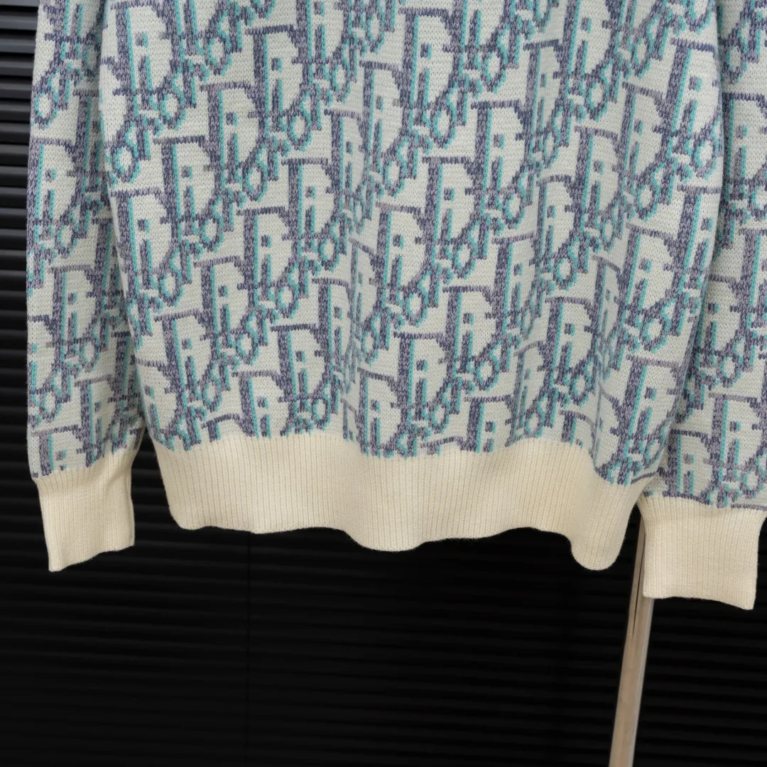 🅿️330 Style: DIOR Dior all-over knitted long-sleeved sweater Size: S-XXL Fabric: Wool blend Accessories: Full set of customized original accessories No gender distinction, same style for men and women