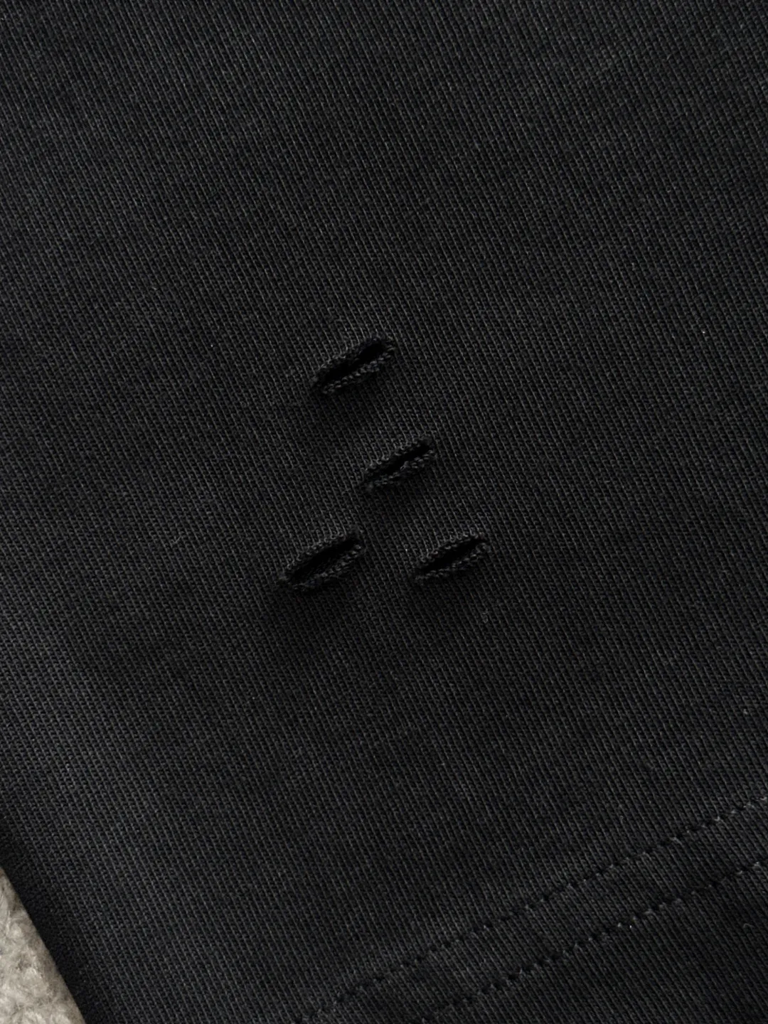 🅿️270 Shipped next day PDior 2025 summer new style (top quality, differentiated currency) The launch of short-sleeved double-yarn pure cotton fabric Spring and summer catwalk style Personalized and exclusive style Same style for men and women Made of imported custom dyed fabric Back neck chain bottom full shoulder-covering No deformation or shrinkage when exposed to water SIZE: M to 3XL