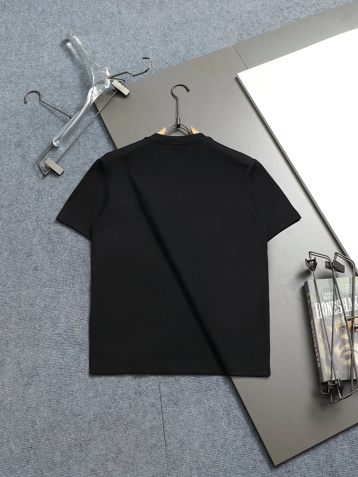 🅿️170 DIOR Dior 2025 SS spring and summer new short-sleeved T-shirt with letter embroidery design, made of 240g double-ply double yarn cotton fabric. The fabric has been washed and treated to make it more comfortable to the touch. Complete with three labels. Color: White Black Size: XS-L