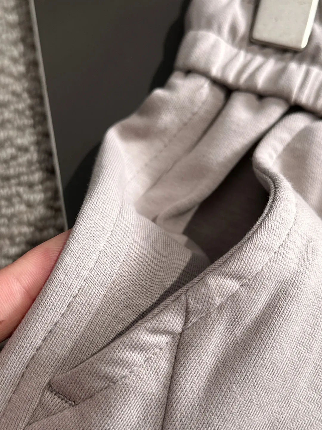 🅿️400 next day shipping Dior 2025 spring and summer new elastic band casual pants, thin counter custom fabrics, high breathability and comfort, impeccable details, brand element design concept, reflecting high quality. It feels delicate and soft! It presents a casual cut and the upper body shape is great! Size: M-4XL