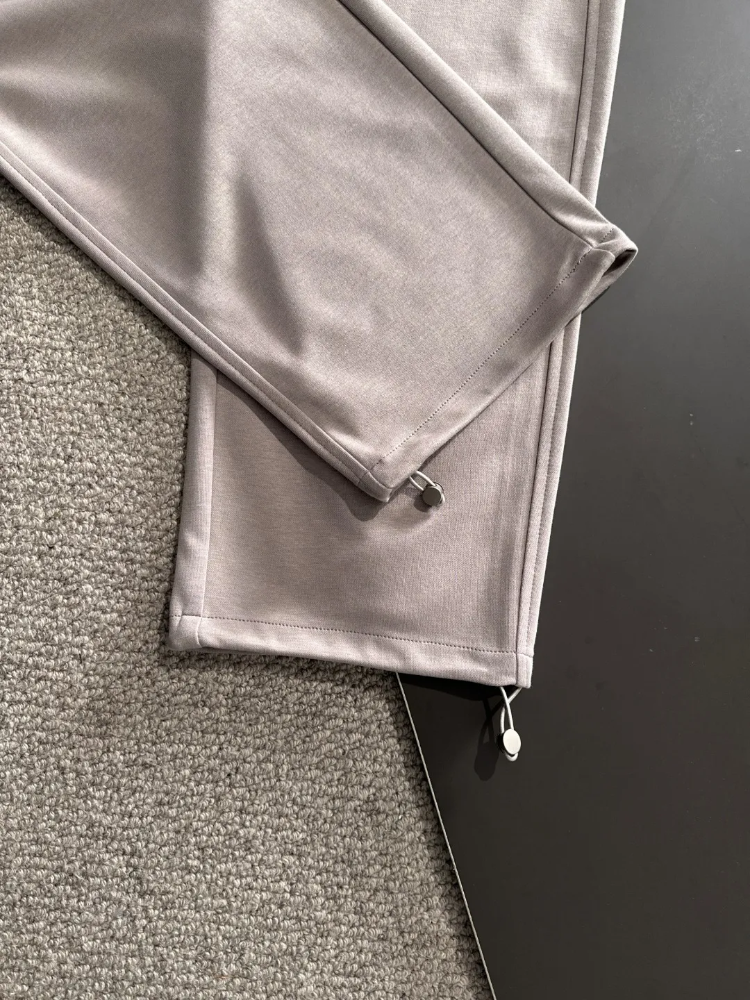 🅿️400 next day shipping Dior 2025 spring and summer new elastic band casual pants, thin counter custom fabrics, high breathability and comfort, impeccable details, brand element design concept, reflecting high quality. It feels delicate and soft! It presents a casual cut and the upper body shape is great! Size: M-4XL