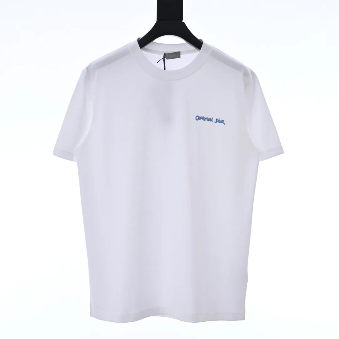 🅿️330 (higher version) DIOR CD cursive embroidered letter short-sleeved T-shirt. The original version is 7400, purchased from Taikoo Hui. The original version is customized with 270g cotton fabric, haze blue, apricot dyeing, and the thread dyeing is the same as the original version. The imported machine embroidery process makes the letter logo show a delicate and exquisite effect, enhancing the decorative effect. Use an embroidery machine to embroider the designed letter logo onto the patch. Color: black, haze blue, apricot, white, floral gray Size: S-L