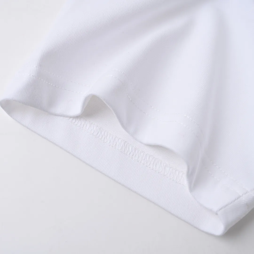 🅿️330 (higher version) DIOR CD cursive embroidered letter short-sleeved T-shirt. The original version is 7400, purchased from Taikoo Hui. The original version is customized with 270g cotton fabric, haze blue, apricot dyeing, and the thread dyeing is the same as the original version. The imported machine embroidery process makes the letter logo show a delicate and exquisite effect, enhancing the decorative effect. Use an embroidery machine to embroider the designed letter logo onto the patch. Color: black, haze blue, apricot, white, floral gray Size: S-L