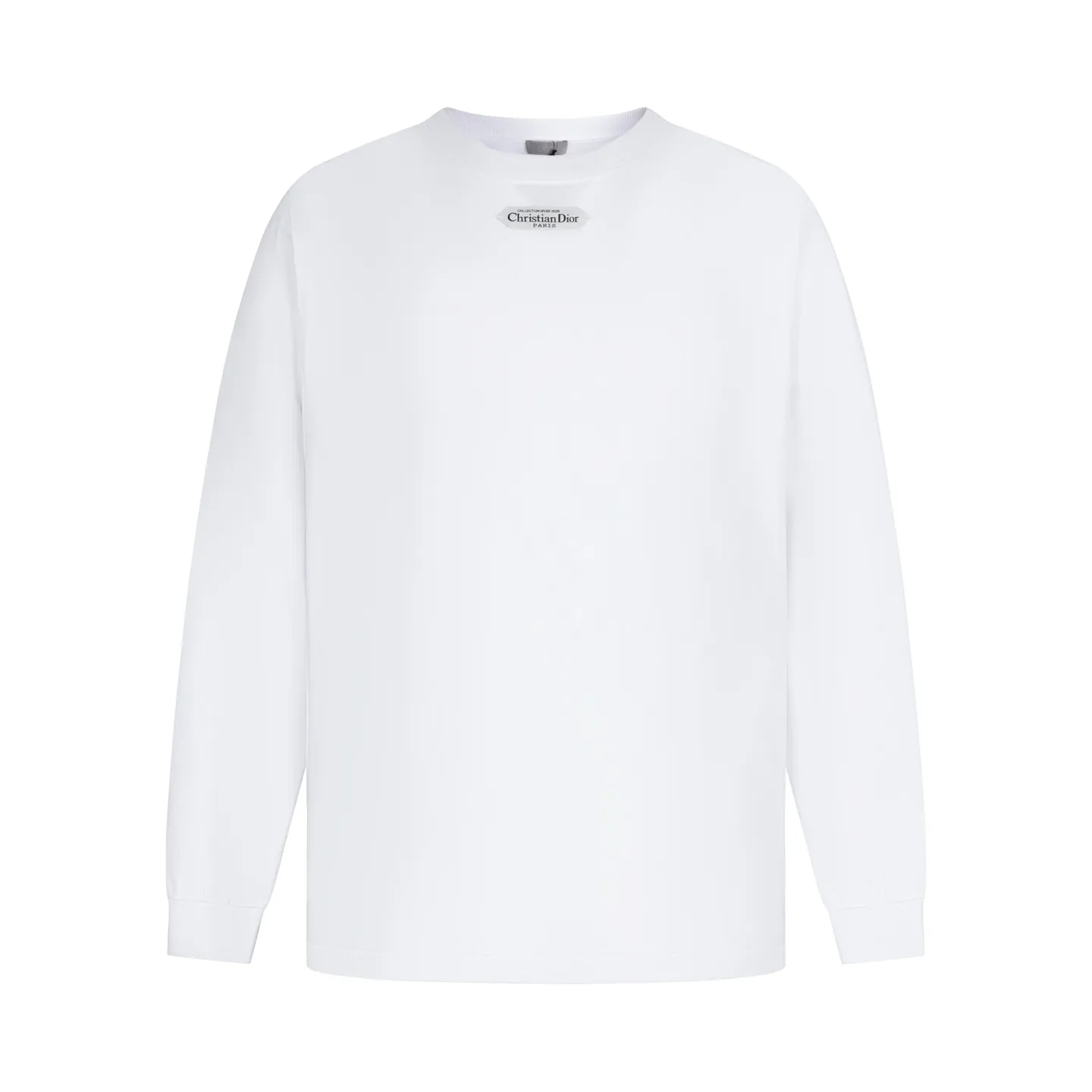 🅿️300 [Exclusive supply] CD 25FW simple label long sleeve (white) The fabric is made of 24S 185g special woven compact cotton fabric, and the rib is made of 32S 300g double yarn rib. This T-shirt is new to the 2025 winter men's collection. It is decorated with a CD Paris logo label inspired by the spirit of haute couture to enhance the style and pay tribute to the extraordinary craftsmanship of the workshop. Crafted from black cotton jersey with a ribbed crew neck and cuffs, it can be worn with track pants for a casual look. It is woven with 24-count special compact cotton yarn. The weaving process requires high standards and requires the use of advanced looms and high-quality raw materials. Specially woven compact cotton has many advantages, such as softness and comfort, good breathability, strong wrinkle resistance, good durability, etc.; it has a tighter, softer and more delicate texture and feel. The brand label on the chest is embellished as the brand's signature detail and is woven using double-sided jacquard technology; black threads are embedded in the white base, or micro-letters are formed through the density of the yarn. The edge of the label is processed by laser cutting, and there are no defects such as yarn leakage and yarn leakage. Size:XS/S/M/L