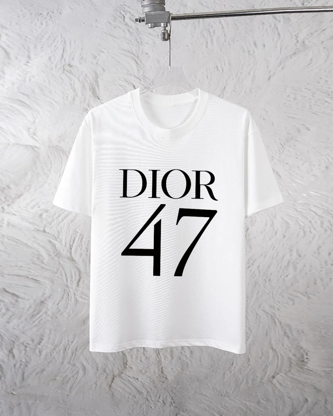 🅿️300 Dior Exclusively supplies the new trendy men’s fashionable round neck short-sleeved shorts suit, trendy and fashionable casual short-sleeved suit! It has high breathability and comfort, impeccable details, and brand element design concept, reflecting high quality. It presents a casual cut and the upper body shape is great! Material: 260g double yarn pure cotton short sleeves + 360g pure cotton terry shorts Size: S-XXL 🔥 (please state your height and weight when placing an order)