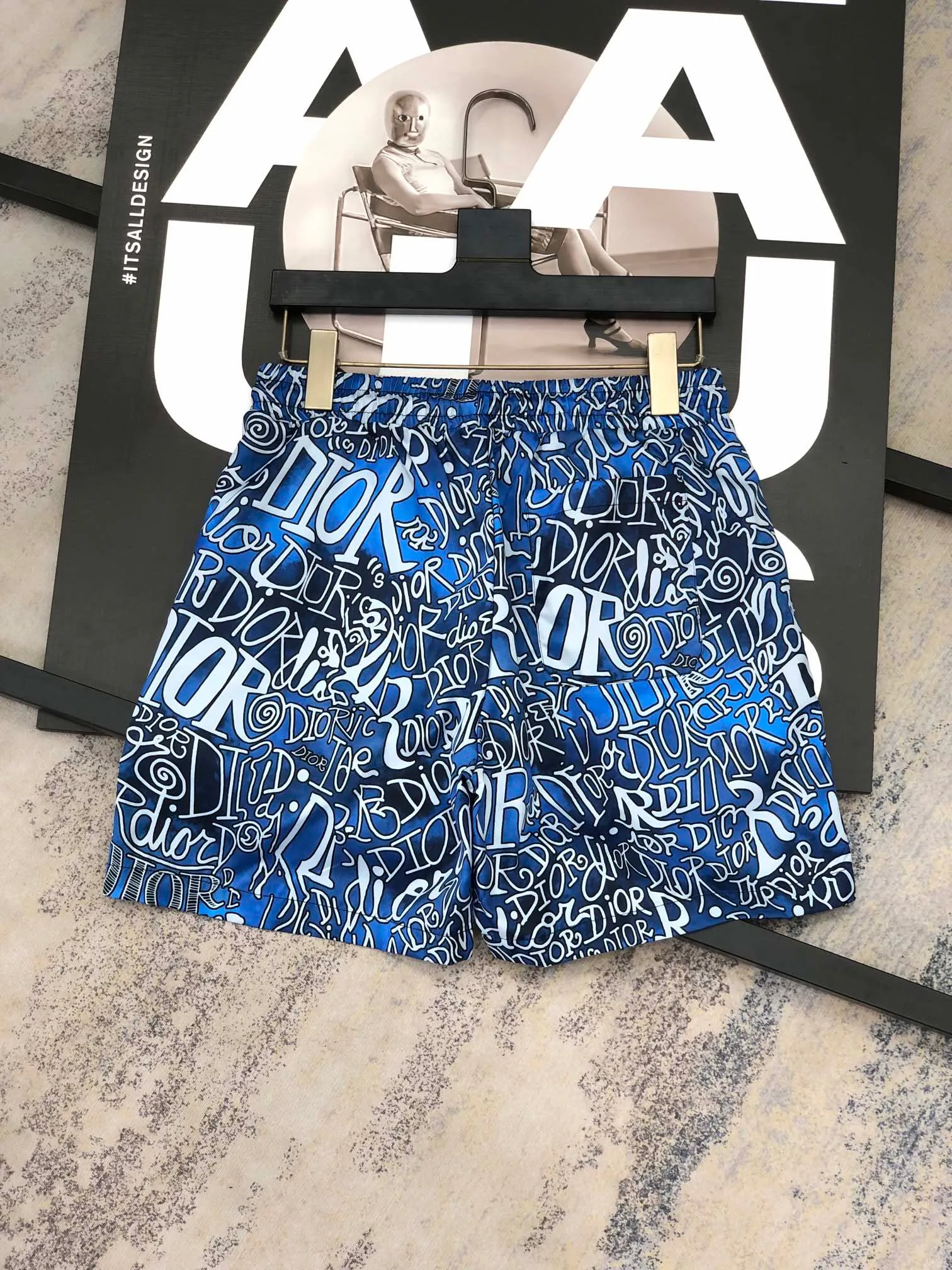 🅿️160 Dior's latest 2025 summer style men's casual shorts, beach pants, custom-made quick-drying fabrics, soft and smooth texture, not only the overlord on the beach, but also very stylish even when worn casually on the street, a versatile item in summer. Same style for men and women Size: M-3XL