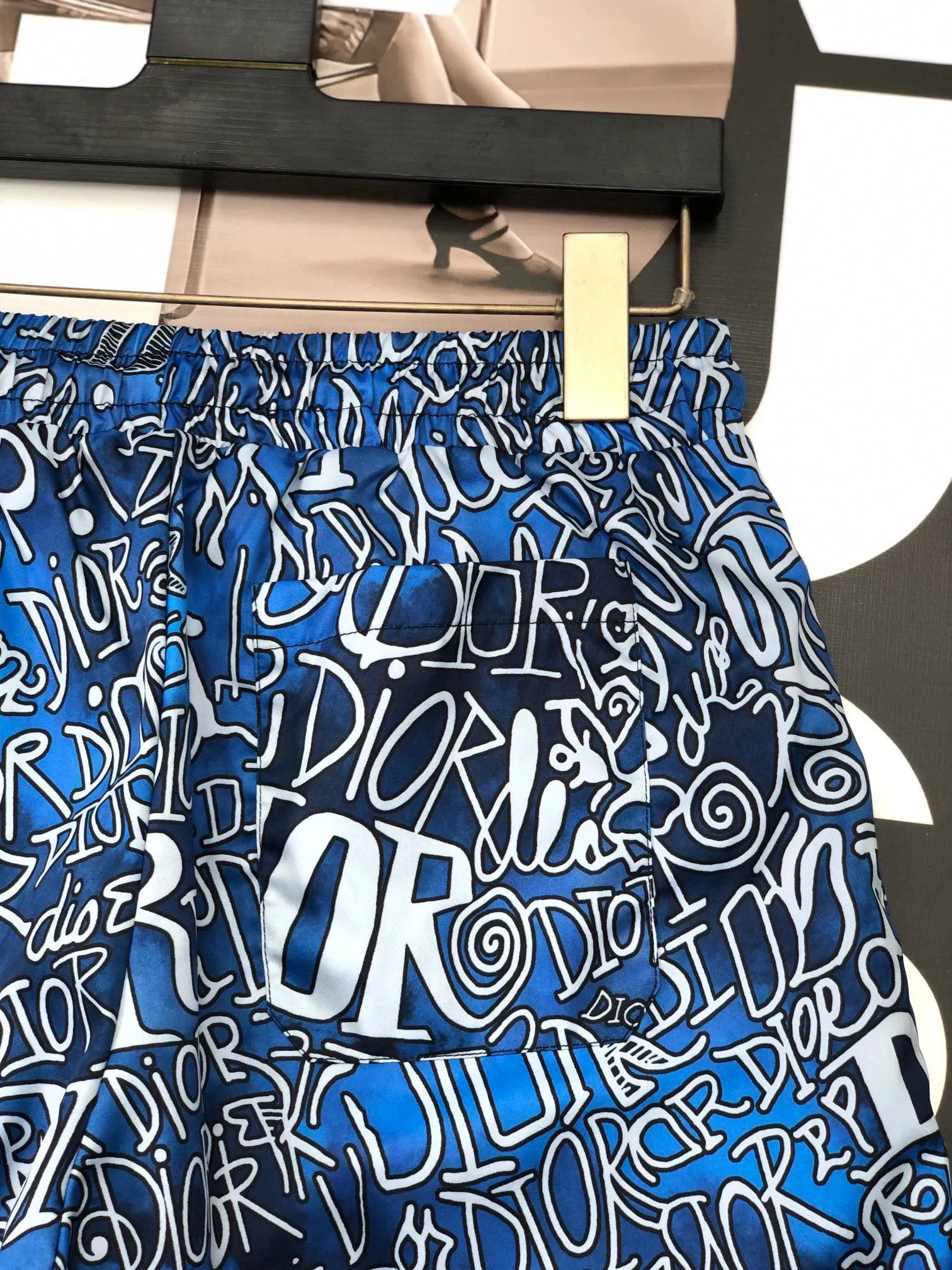 🅿️160 Dior's latest 2025 summer style men's casual shorts, beach pants, custom-made quick-drying fabrics, soft and smooth texture, not only the overlord on the beach, but also very stylish even when worn casually on the street, a versatile item in summer. Same style for men and women Size: M-3XL
