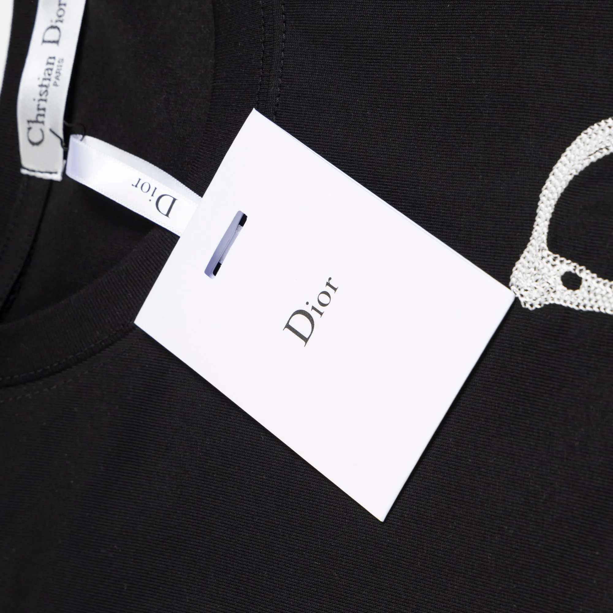 🅿️170 Style No. S04 DIOR Dior heavy industry logo letter logo embroidered round neck short sleeves, edge embroidery, full set of packaging, complete with three labels, original supporting accessories 1:1, main mark process, very high-end, has been pre-shrunk at high temperature, not easy to deform after repeated washing, pure cotton 280 grams, high gram weight, 32 double yarns, no pilling, no fading, comfortable and breathable, matched with 1x1 thread in the same cylinder, oversize loose version Can wear up to 220 pounds Color: black white Size: XS-L