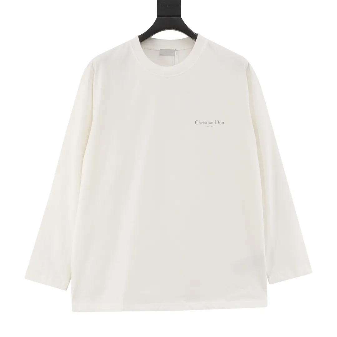 🅿️380 Dior/Dior classic front and back printed letter long sleeves made of customized fabrics. DuPont Sorona material is added, which is skin-friendly, long-lasting antibacterial, anti-mite, and more washable. The cotton thread has been repeatedly processed to remove inferior coarse fibers and impurities, leaving only high-quality cotton fibers, making the fabric more advanced and classy. Environmentally friendly polishing enzyme technology gives the fabric a clean appearance and clear texture. Fine workmanship, compare with the counters! A highly recognizable long-sleeved style with great upper body effect!!! Super versatile! Same style for men and women. Color: black, white Size: S-XL