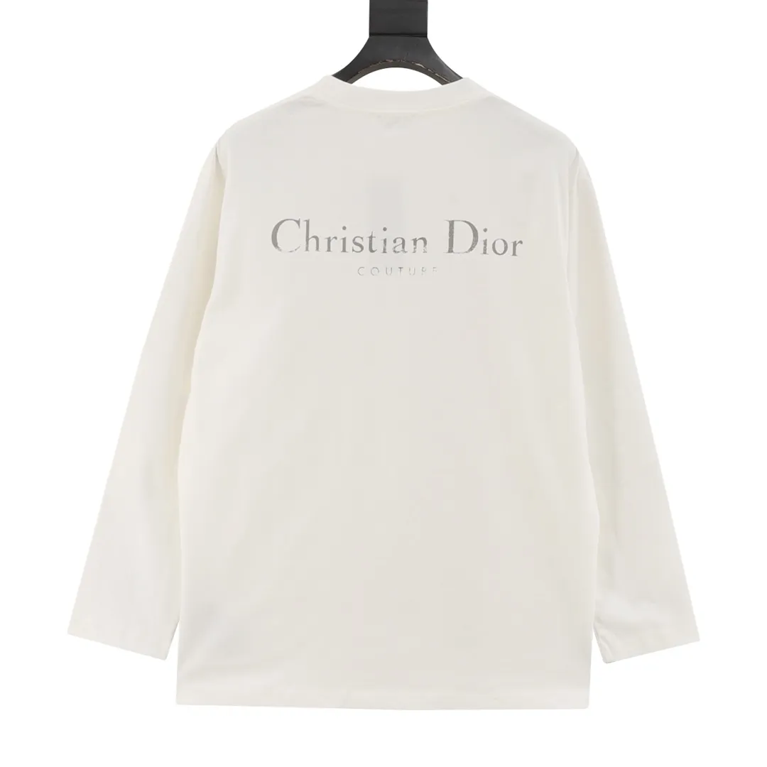 🅿️380 Dior/Dior classic front and back printed letter long sleeves made of customized fabrics. DuPont Sorona material is added, which is skin-friendly, long-lasting antibacterial, anti-mite, and more washable. The cotton thread has been repeatedly processed to remove inferior coarse fibers and impurities, leaving only high-quality cotton fibers, making the fabric more advanced and classy. Environmentally friendly polishing enzyme technology gives the fabric a clean appearance and clear texture. Fine workmanship, compare with the counters! A highly recognizable long-sleeved style with great upper body effect!!! Super versatile! Same style for men and women. Color: black, white Size: S-XL