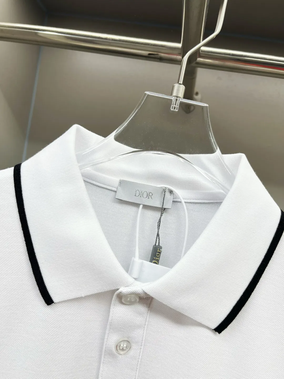 🅿️220 DIOR Dior embroidery new Polo shirt original fabric official same style Made of 210g pure cotton pique fabric, customized same vat dyed fabric, feels very comfortable and smooth, very wide and stylish, produced by first-line brand OEM factory, imported Behringer embroidery machine, embroidery is full and textured, collar rib is woven with imported yarn, does not deform after long-term wear, latest spring and summer style, fashionable and personalized Super versatile and good-looking. It is very suitable for both men and women. It is a must-have item for everyone. Color: Black White Size: S-XXL