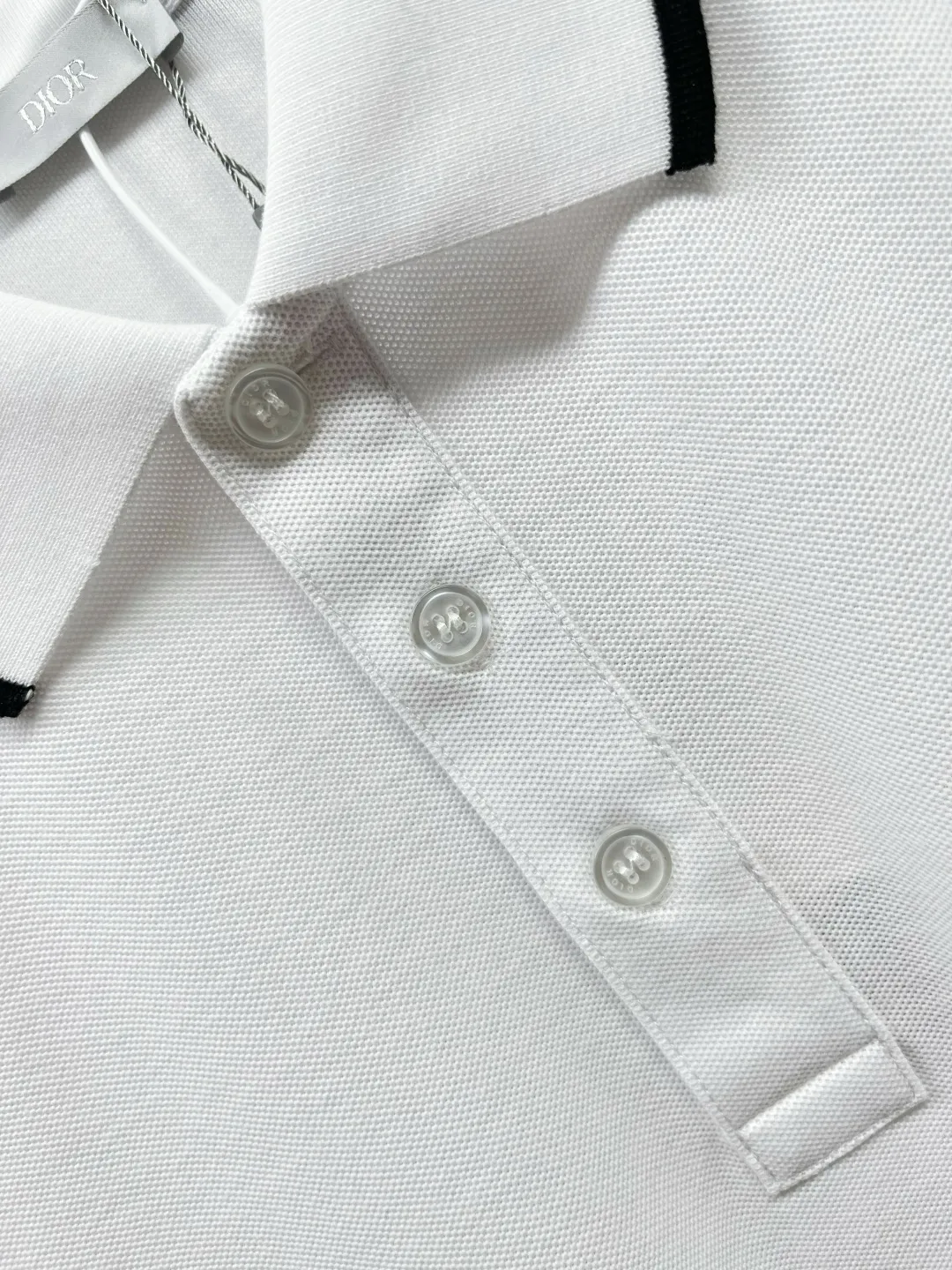 🅿️220 DIOR Dior embroidery new Polo shirt original fabric official same style Made of 210g pure cotton pique fabric, customized same vat dyed fabric, feels very comfortable and smooth, very wide and stylish, produced by first-line brand OEM factory, imported Behringer embroidery machine, embroidery is full and textured, collar rib is woven with imported yarn, does not deform after long-term wear, latest spring and summer style, fashionable and personalized Super versatile and good-looking. It is very suitable for both men and women. It is a must-have item for everyone. Color: Black White Size: S-XXL