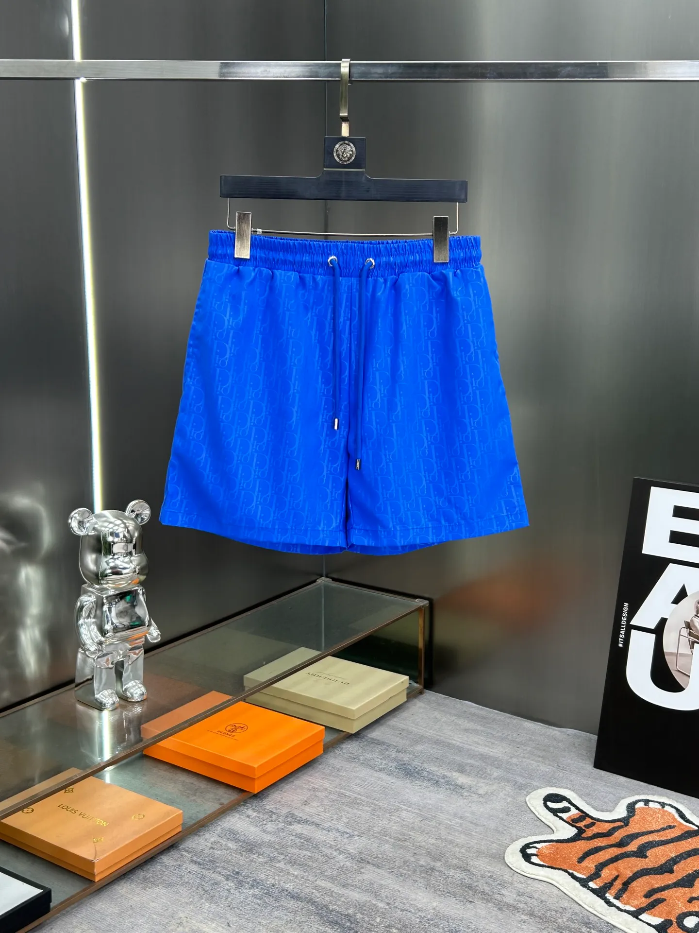 🅿️160 DIOR 2025 spring and summer new beach shorts, five-point shorts! Synchronized with the official website. Original 1-1 replica, fine workmanship, original hardware, selected high-quality polyester fiber fabric, delicate feel, a must-have item for summer, super handsome upper body effect, super real shooting, close contact with texture! Size: M-3XL