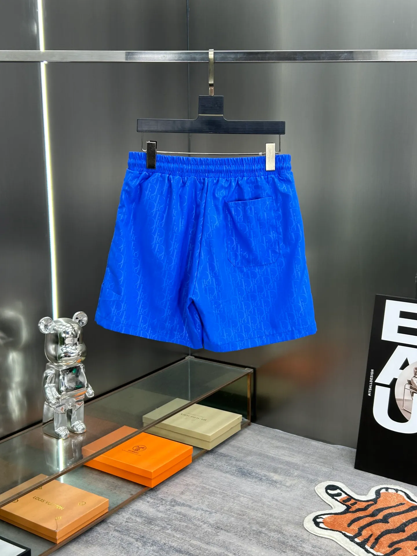 🅿️160 DIOR 2025 spring and summer new beach shorts, five-point shorts! Synchronized with the official website. Original 1-1 replica, fine workmanship, original hardware, selected high-quality polyester fiber fabric, delicate feel, a must-have item for summer, super handsome upper body effect, super real shooting, close contact with texture! Size: M-3XL