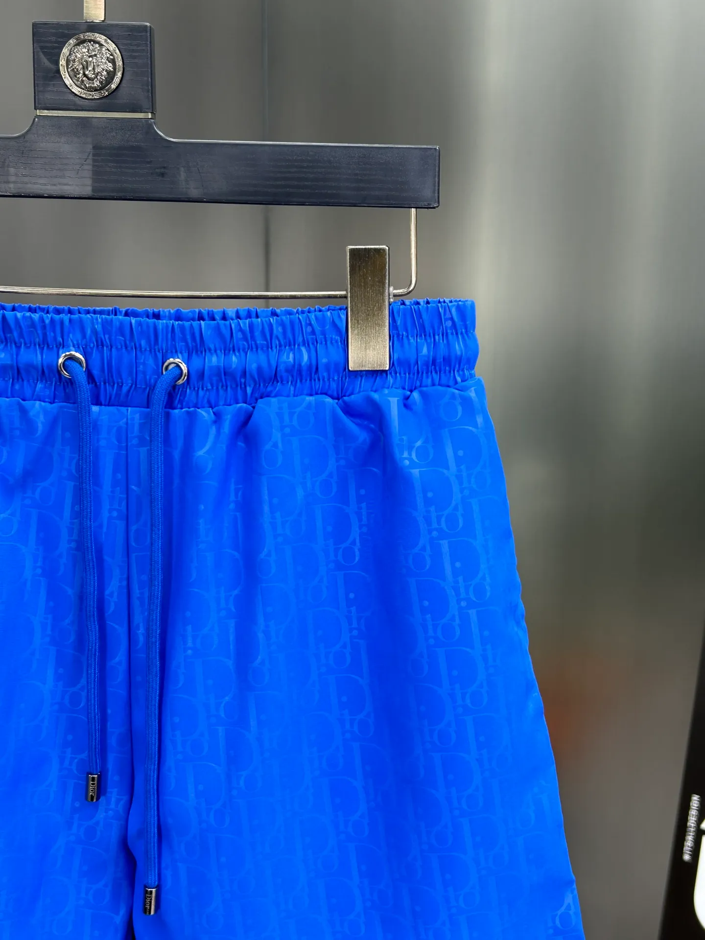🅿️160 DIOR 2025 spring and summer new beach shorts, five-point shorts! Synchronized with the official website. Original 1-1 replica, fine workmanship, original hardware, selected high-quality polyester fiber fabric, delicate feel, a must-have item for summer, super handsome upper body effect, super real shooting, close contact with texture! Size: M-3XL