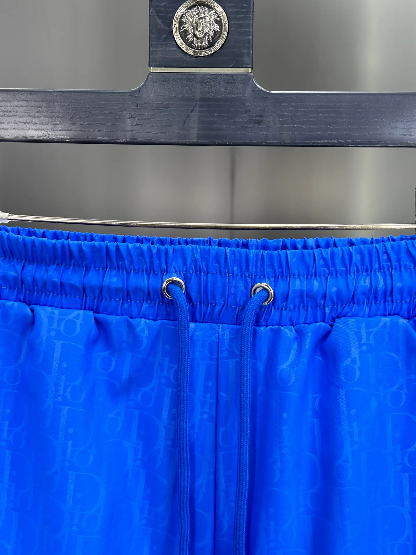 🅿️160 DIOR 2025 spring and summer new beach shorts, five-point shorts! Synchronized with the official website. Original 1-1 replica, fine workmanship, original hardware, selected high-quality polyester fiber fabric, delicate feel, a must-have item for summer, super handsome upper body effect, super real shooting, close contact with texture! Size: M-3XL
