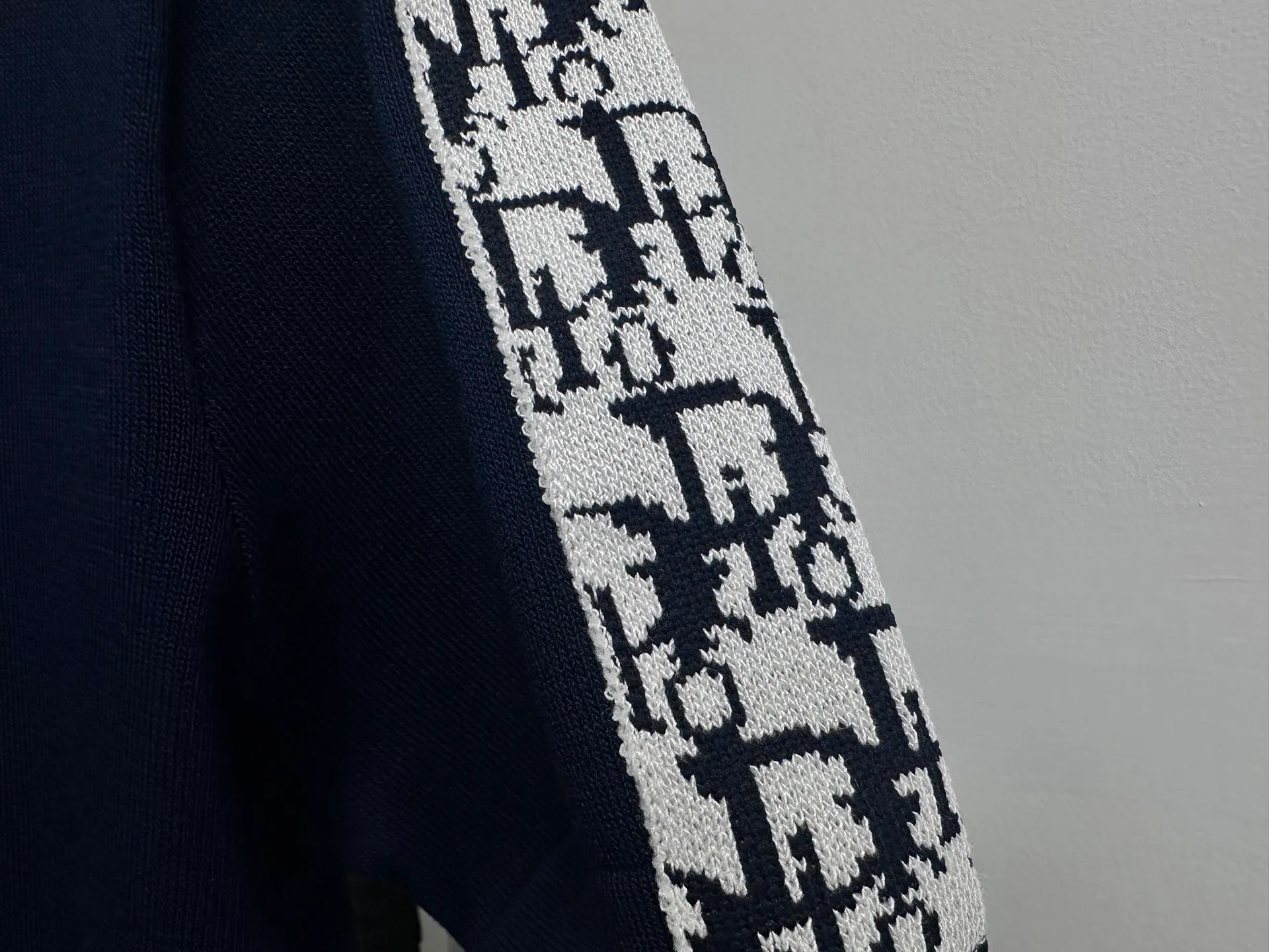🅿️170 [D*OR] Dijia webbing knitted short-sleeved sweater. The threads are knitted and dyed in the same color in the same cylinder. The colors are the same. They go through high-temperature pre-shrinking process before making. They will not shrink or deform. Imported machines are professionally pattern-matched. No gender distinction. Same style for men and women. Size: S-XL