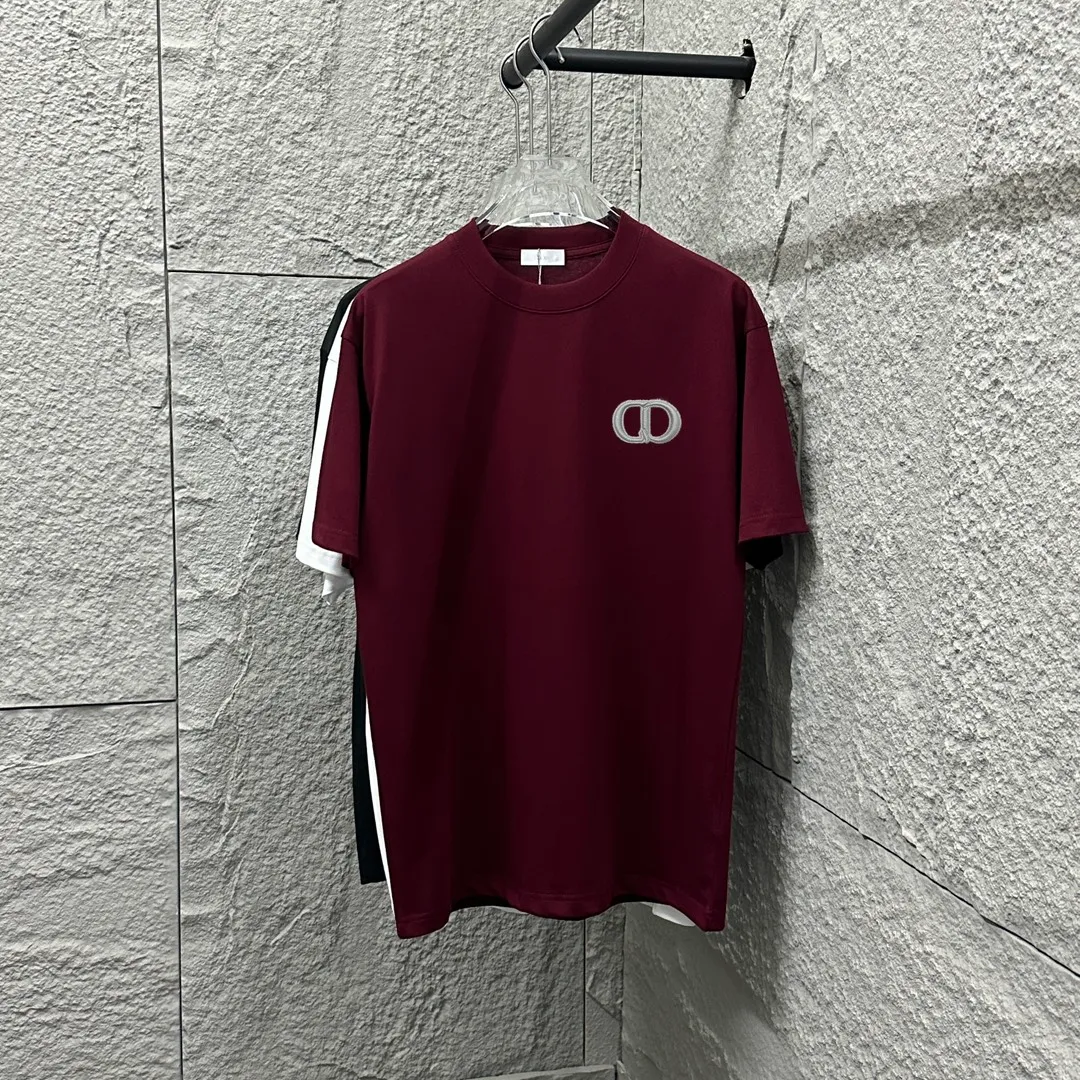🅿️180 Dio*Dior* 2025 Spring and Summer Style Classic Silver Line Letters CD Embroidered Personalized Logo Customized Double Yarn Plain Cotton Fabric Short Sleeve T-shirt Unisex Color: Angora Red Black White Light Blue Floral Gray Size: S (90-130 catties) M (120-150 catties) L (140-165 catties) XL (160-180 pounds) XXL (180-210 pounds)