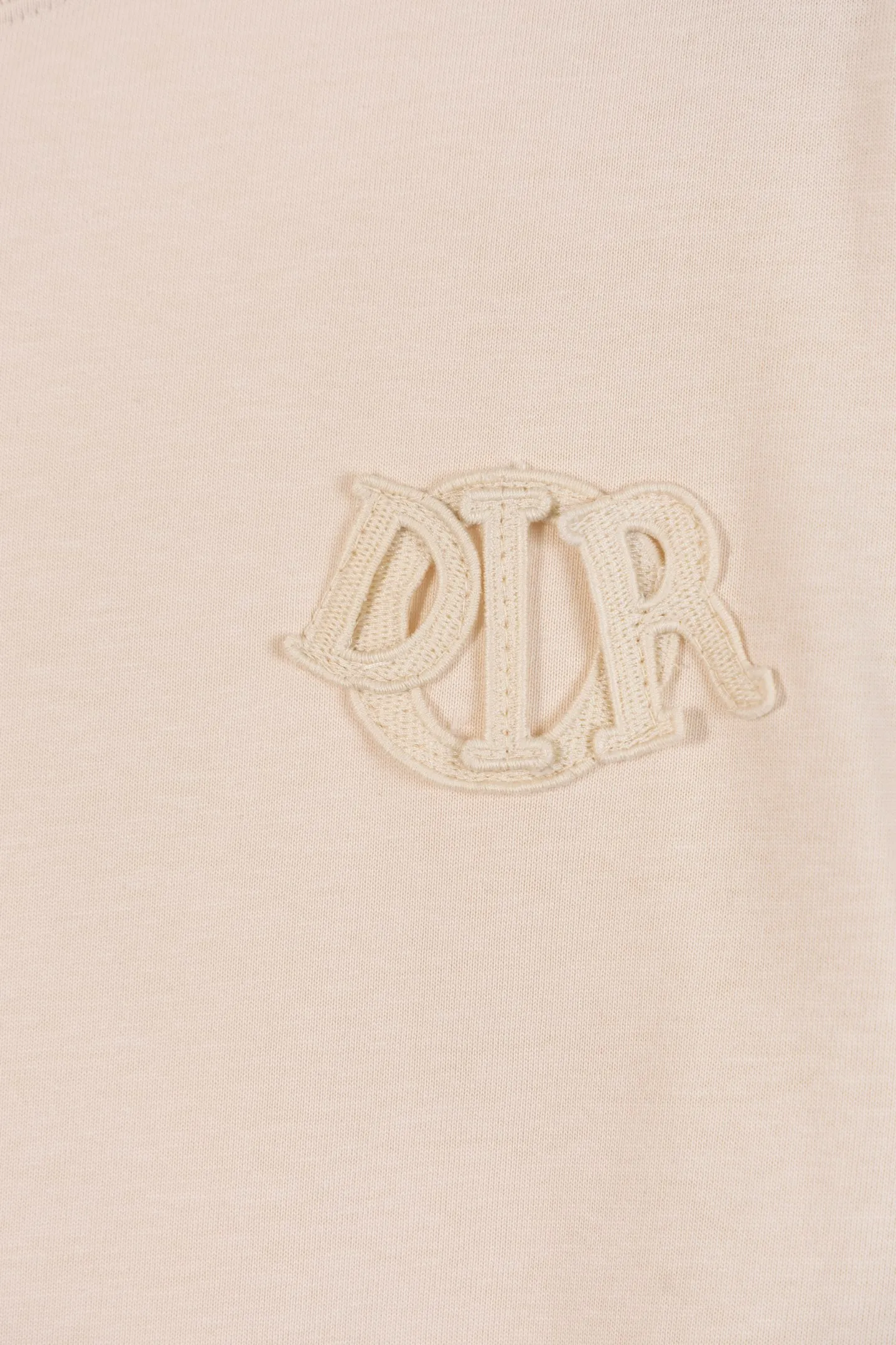 🅿️170 style number k8038 DIOR Dior embroidered letters‼ ️Short-sleeved T-shirt® is the same as the official website *Customized 280g cotton fabric, soft, skin-friendly and comfortable *CD letter logo embroidered on the front *A very simple and elegant one that is unparalleled in terms of upper body comfort, interpreting your luxury and taste, and creating your fashionable charm. ⚠️Washing method: It is recommended to dry clean or wrap the reverse side in a laundry bag and machine wash it quickly in cold water and let it dry naturally! ⚠️ Same style for men and women 𝐂𝐎𝐋𝐎𝐔𝐑: white black light apricot 𝐒𝐈𝐙𝐄 XS S M L