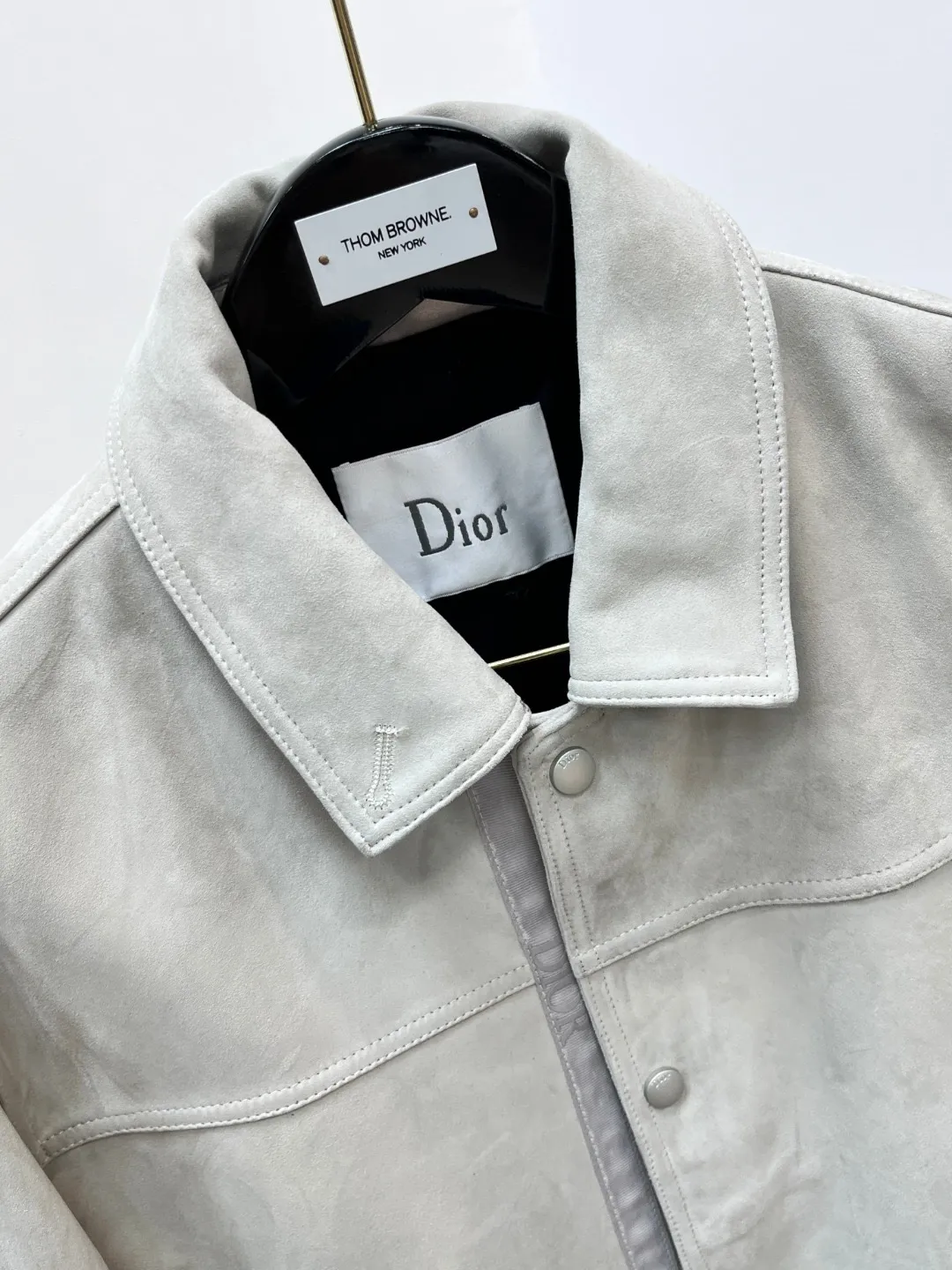 🅿️3200 2025 new genuine leather jacket, imported goatskin lapel jacket, soft but tough. This kind of tactility will make people reluctant to put it down after touching it. Slim fit, visually slimming, exquisite and gorgeous street style, more fashionable, younger, bringing a dynamic new look.