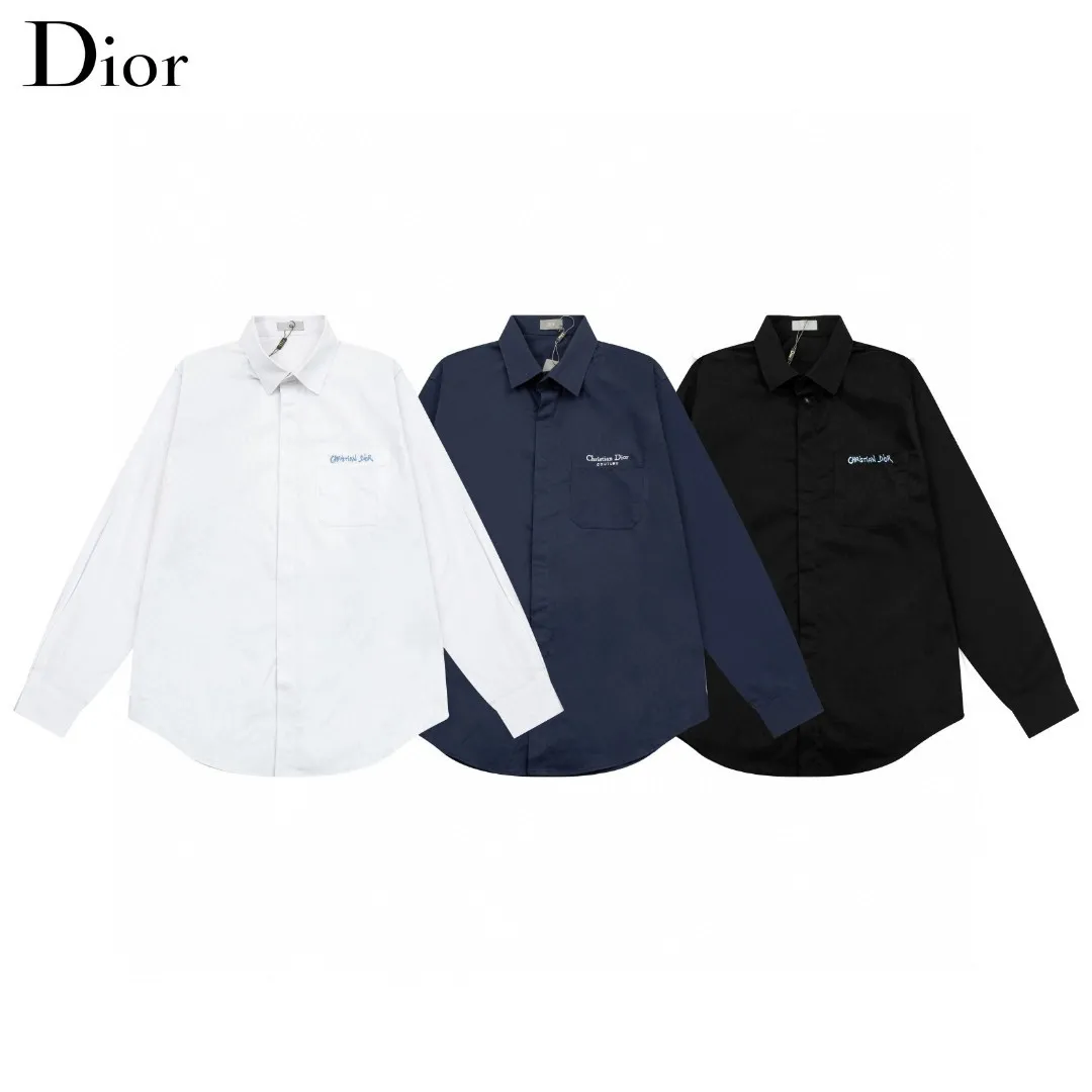 🅿️286 DIOR 🔥The most popular style is coming. Simple and versatile pocket letter logo slogan embroidered long-sleeved shirt. 2024ss official website new long-sleeved shirt, exquisite embroidered logo. High-end version, in-store customized fabric. Highly breathable and comfortable, exquisitely crafted, with impeccable detail processing. ✅Customized logo engraved buttons, complete with three labels. Brand element design concept reflects high quality. It feels delicate and soft! It presents a casual cut and the upper body shape is great! 🐉Code number: M-XXL