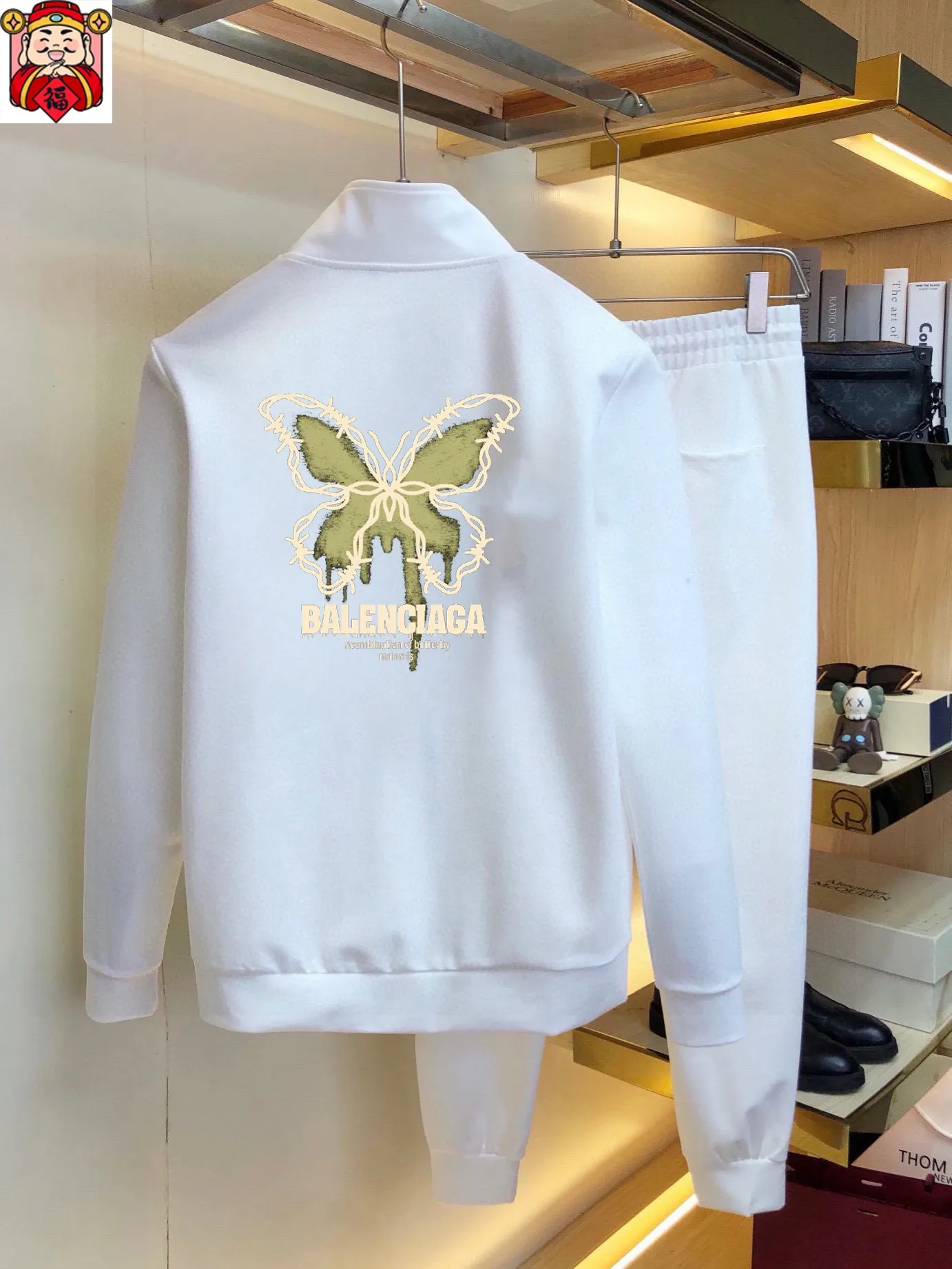 🅿️420 [DIOR Dior] (Fat Man Gospel) hot-selling suit is coming. Focus on the original version of the official website. 2025 new hot-selling cardigan sweater suit. The original order is the best product. 🇭🇰The meticulous work of top designers is dedicated to a fitting and perfect upper body effect. All-natural high-quality Roman cotton 100%, close-fitting comfort, noble and elegant! Original hardware embodies elegance and nobility! Counter size: M-5XL (maximum wear up to 220 pounds)