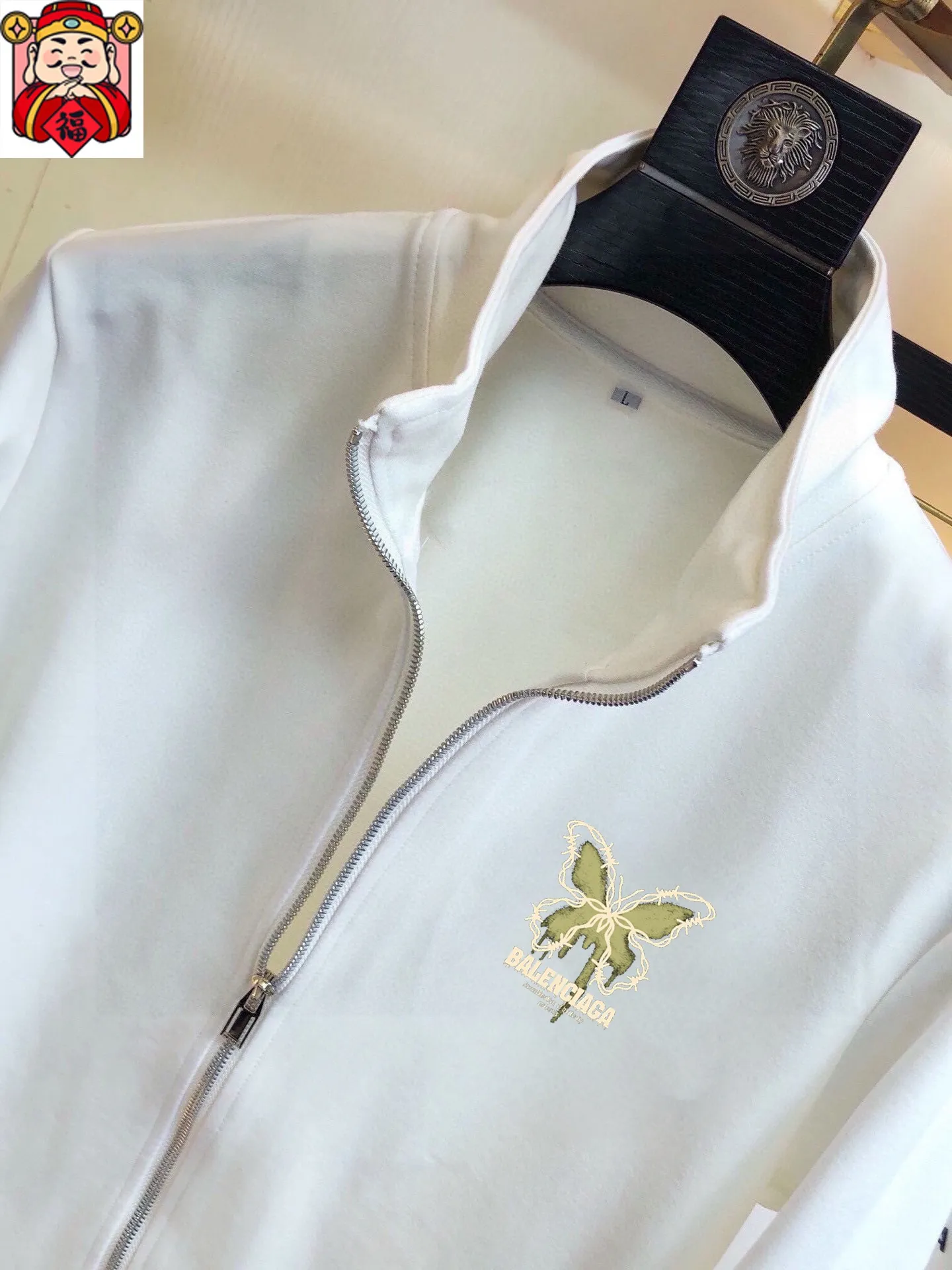 🅿️420 [DIOR Dior] (Fat Man Gospel) hot-selling suit is coming. Focus on the original version of the official website. 2025 new hot-selling cardigan sweater suit. The original order is the best product. 🇭🇰The meticulous work of top designers is dedicated to a fitting and perfect upper body effect. All-natural high-quality Roman cotton 100%, close-fitting comfort, noble and elegant! Original hardware embodies elegance and nobility! Counter size: M-5XL (maximum wear up to 220 pounds)