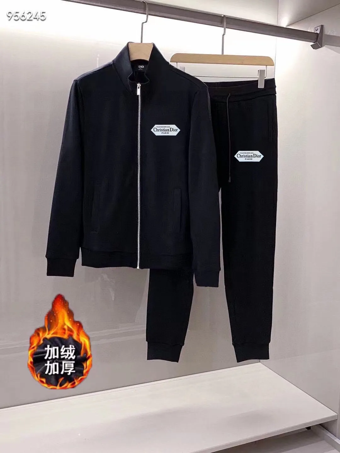 🅿️460 brand [DIOR Dior] (velvet and thickened) 2025 autumn and winter new product, celebrities' favorite fashion-flavored casual suit, clean and neat tailoring, full of urban style. Made of high-quality customized fabrics, the inner warmth is excellent, the hand feels soft and dry, and the upper body effect is crisp and stylish. The three-dimensional cutting process and the pattern are all of high standards, and the silhouette version has the right benefits! It is not tight at all, and you feel good when you put it on. So many top-quality raw materials create high-end products with unparalleled value. It is the first choice for high-end fashion people. (Size: M-4XL can wear up to 200 pounds)