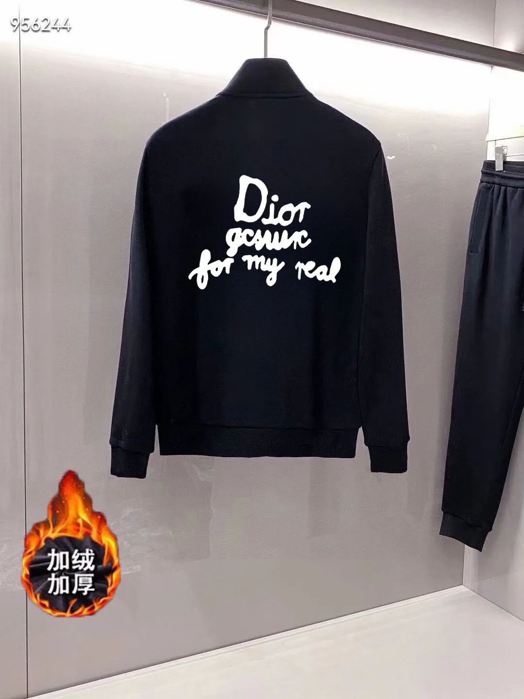 🅿️460 brand [DIOR Dior] (velvet and thickened) 2025 autumn and winter new product, celebrities' favorite fashion-flavored casual suit, clean and neat tailoring, full of urban style. Made of high-quality customized fabrics, the inner warmth is excellent, the hand feels soft and dry, and the upper body effect is crisp and stylish. The three-dimensional cutting process and the pattern are all of high standards, and the silhouette version has the right benefits! It is not tight at all, and you feel good when you put it on. So many top-quality raw materials create high-end products with unparalleled value. It is the first choice for high-end fashion people. (Size: M-4XL can wear up to 200 pounds)