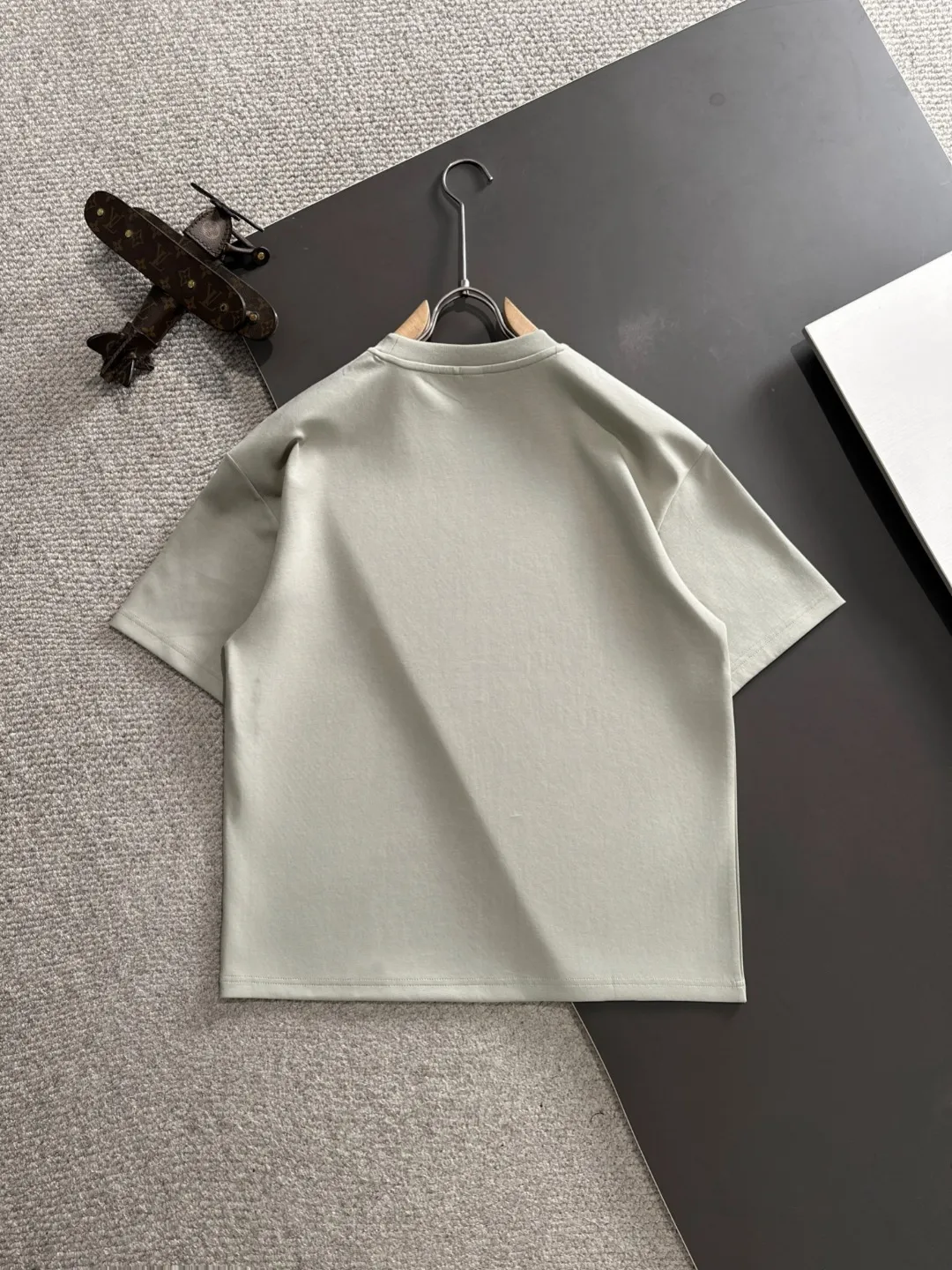 🅿️270 shipped next day Dior 2025 summer new style (top quality, differentiated currency) launches double yarn pure cotton fabric short sleeves, spring and summer catwalk style, personalized and exclusive style, same style for men and women, using imported custom-dyed fabrics, chain bottom back collar, fully shoulder-covering, no deformation or shrinkage when exposed to water, SIZE: M to 3XL