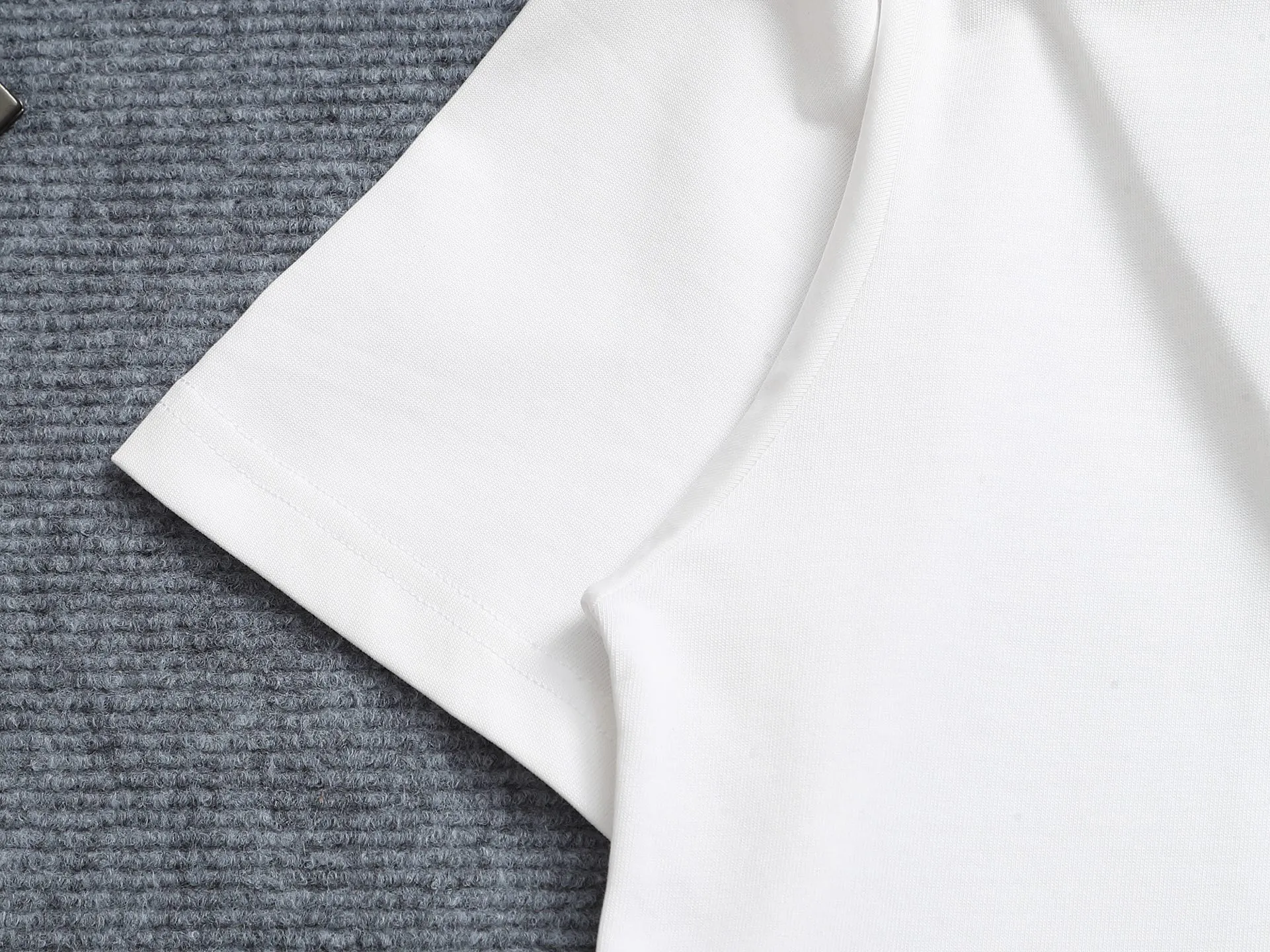 🅿️170 DIOR Dijia 2025 new model, customized 32 counts of 260g cotton cover cotton fabric, washed, no shrinkage, no deformation, no fading, no lint, high-density embroidery of 1947 letter logo, same style for men and women, short-sleeved T-shirt, color: black/white, size: XS-L