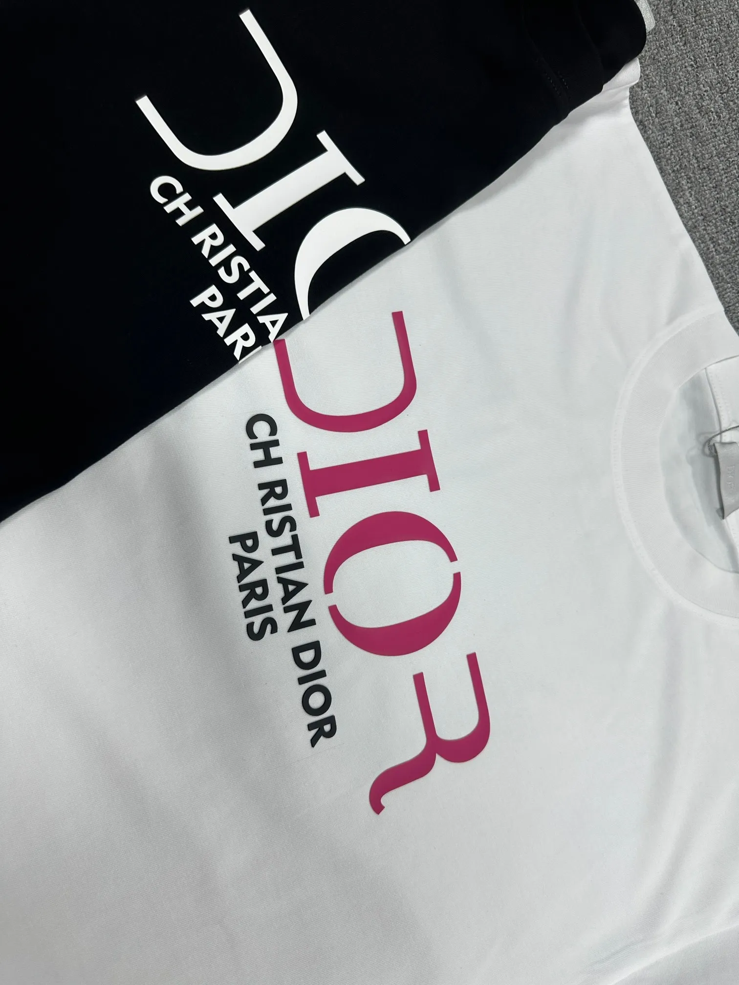🅿️180 Dio* Dior 2025 spring and summer new style Classic letter thick plate three-dimensional silicone technology Simple and elegant Customized double yarn plain cotton fabric Short-sleeved T-shirt Uniform for men and women Color: black white Size: S (90-130 pounds) M (120-150 pounds) L (140-165 pounds) XL (160-180 pounds) XXL (180-210 pounds)