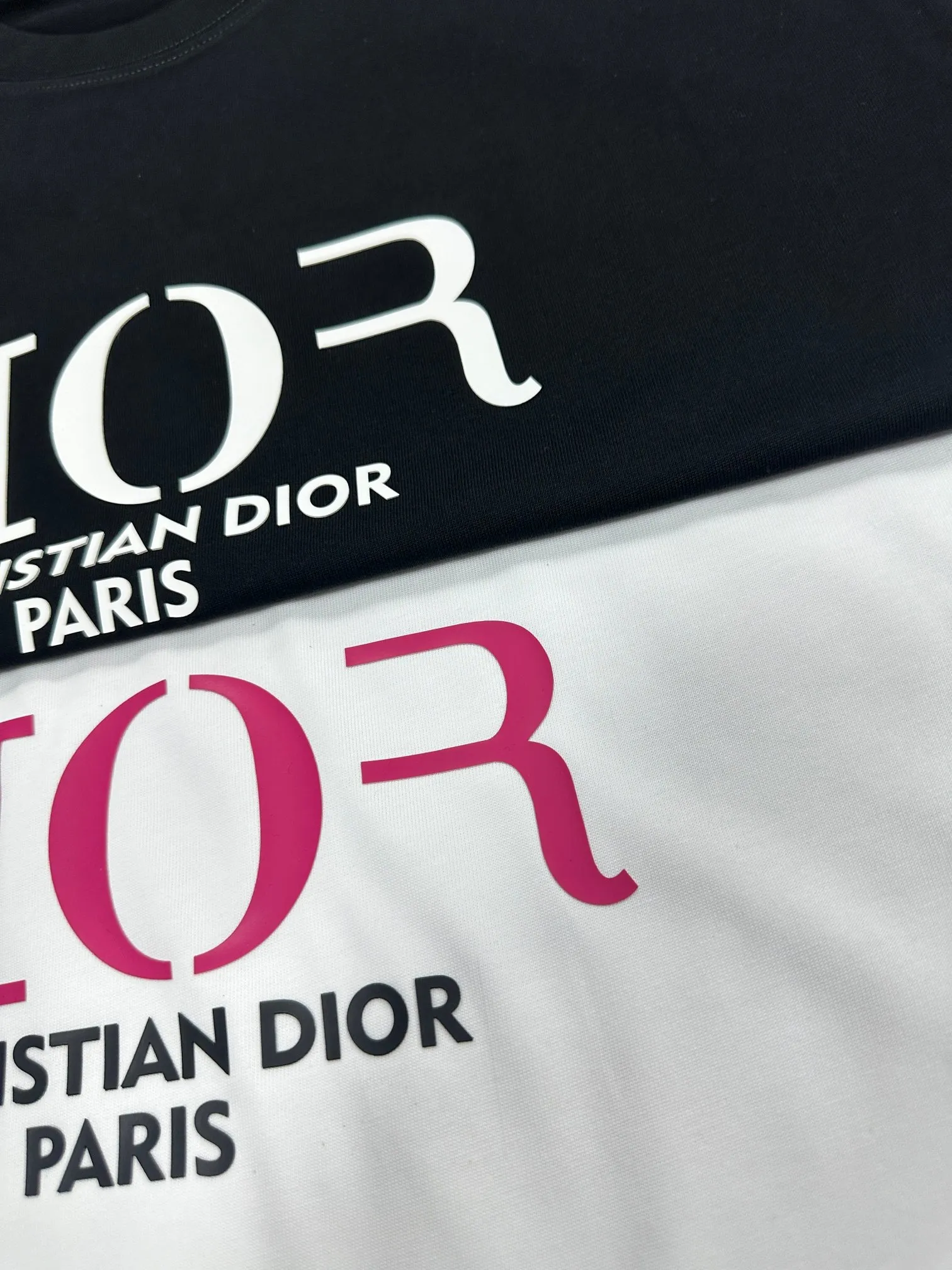 🅿️180 Dio* Dior 2025 spring and summer new style Classic letter thick plate three-dimensional silicone technology Simple and elegant Customized double yarn plain cotton fabric Short-sleeved T-shirt Uniform for men and women Color: black white Size: S (90-130 pounds) M (120-150 pounds) L (140-165 pounds) XL (160-180 pounds) XXL (180-210 pounds)