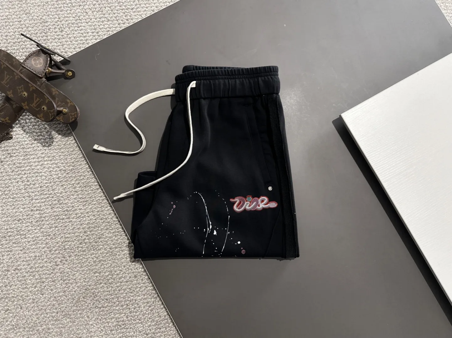 🅿️330 Next day shipping High-end goods Dior 2025 spring and summer new elastic band casual shorts, custom-made fabrics at the counter. High breathability and comfort, impeccable details, brand element design concept, reflecting high quality. It feels delicate and soft! It presents a casual cut and the upper body shape is great! Size: M-4XL