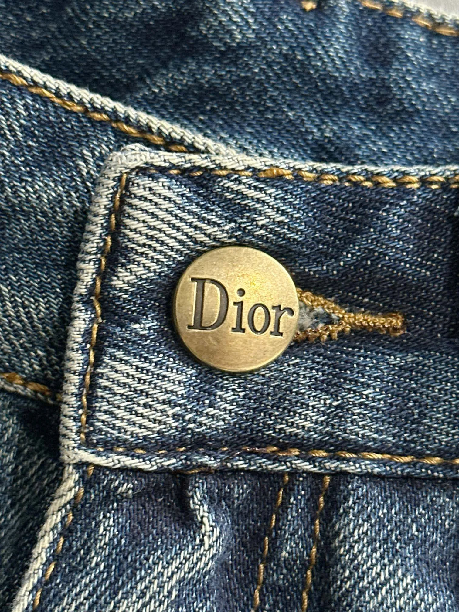 🅿️400 Dior 2025 Four Seasons Loose Jeans Straight Trousers, the trend in the trend! Many fashion bloggers control the upper body. The water is woven from imported Japanese Denim plain cotton denim fabric. It has three standards, is soft, delicate, comfortable and breathable. The color has a modern and fashionable vicissitudes. The upper body is versatile and fashionable! Light luxury, a must-have item for daily commuting! Code number: 28-40 (please state your height and weight when placing an order)